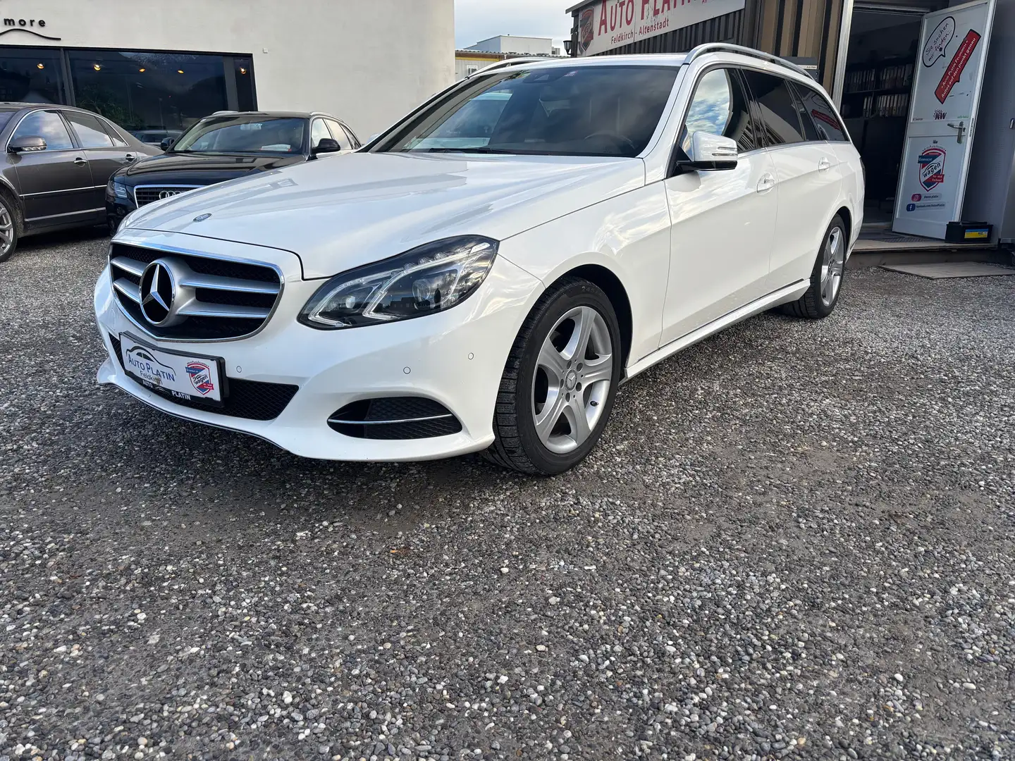 Mercedes-Benz E 220 E 220 BlueTec (212.201) Weiß - 2