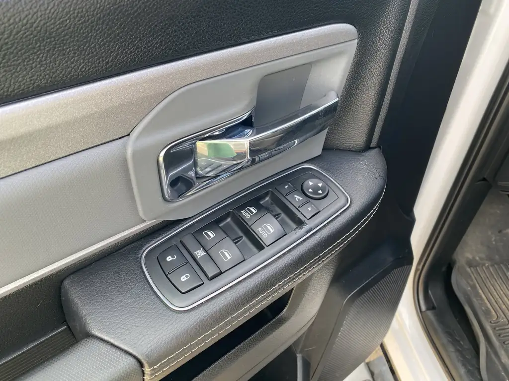2018 RAM 2500 Power Wagon Crew Cab 140 | 4X4 | SunRoof | Heated — photo 5