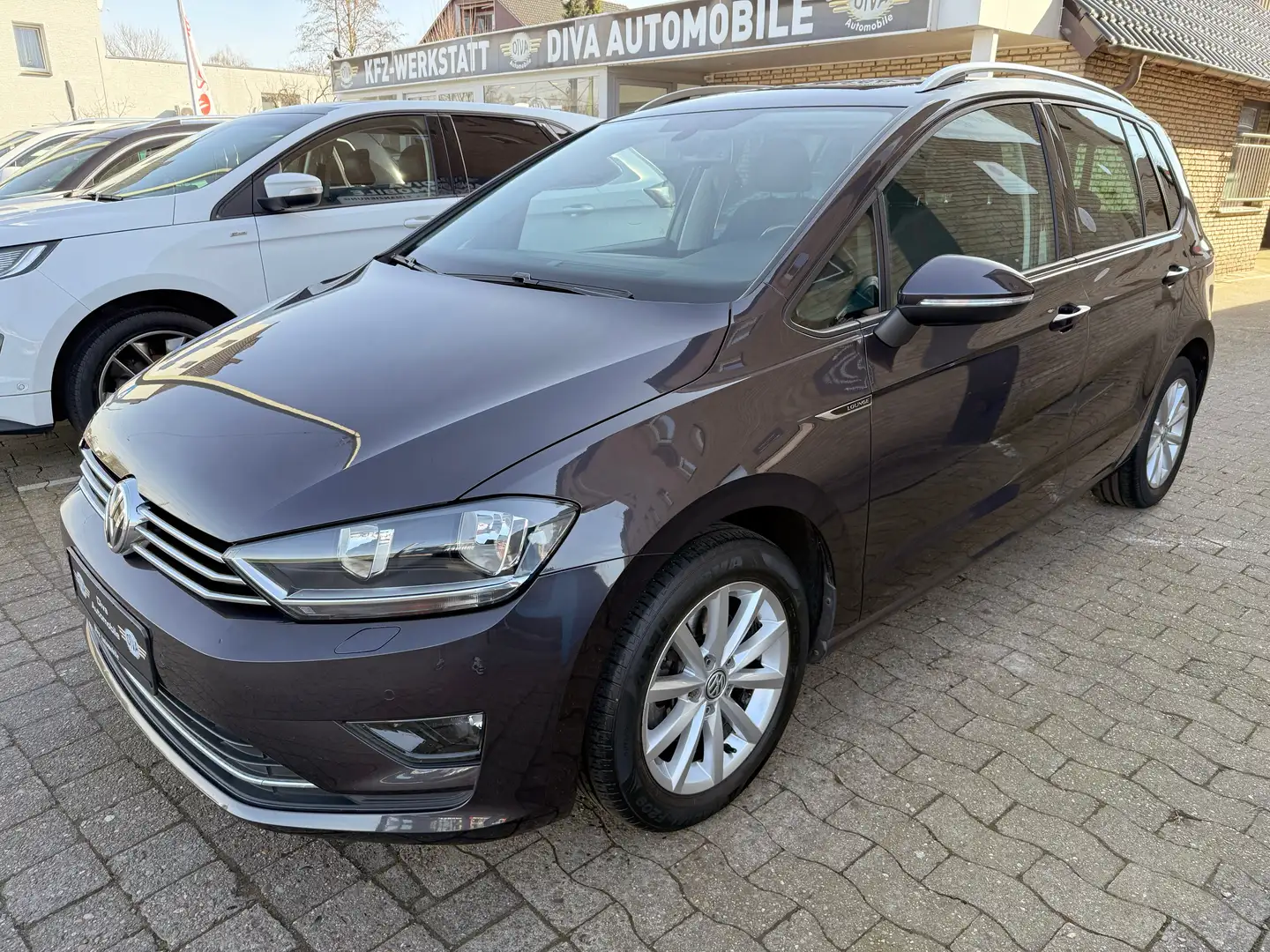 Volkswagen Golf Sportsvan 1.6 TDI DSG Lounge 1.Hand Grau - 1