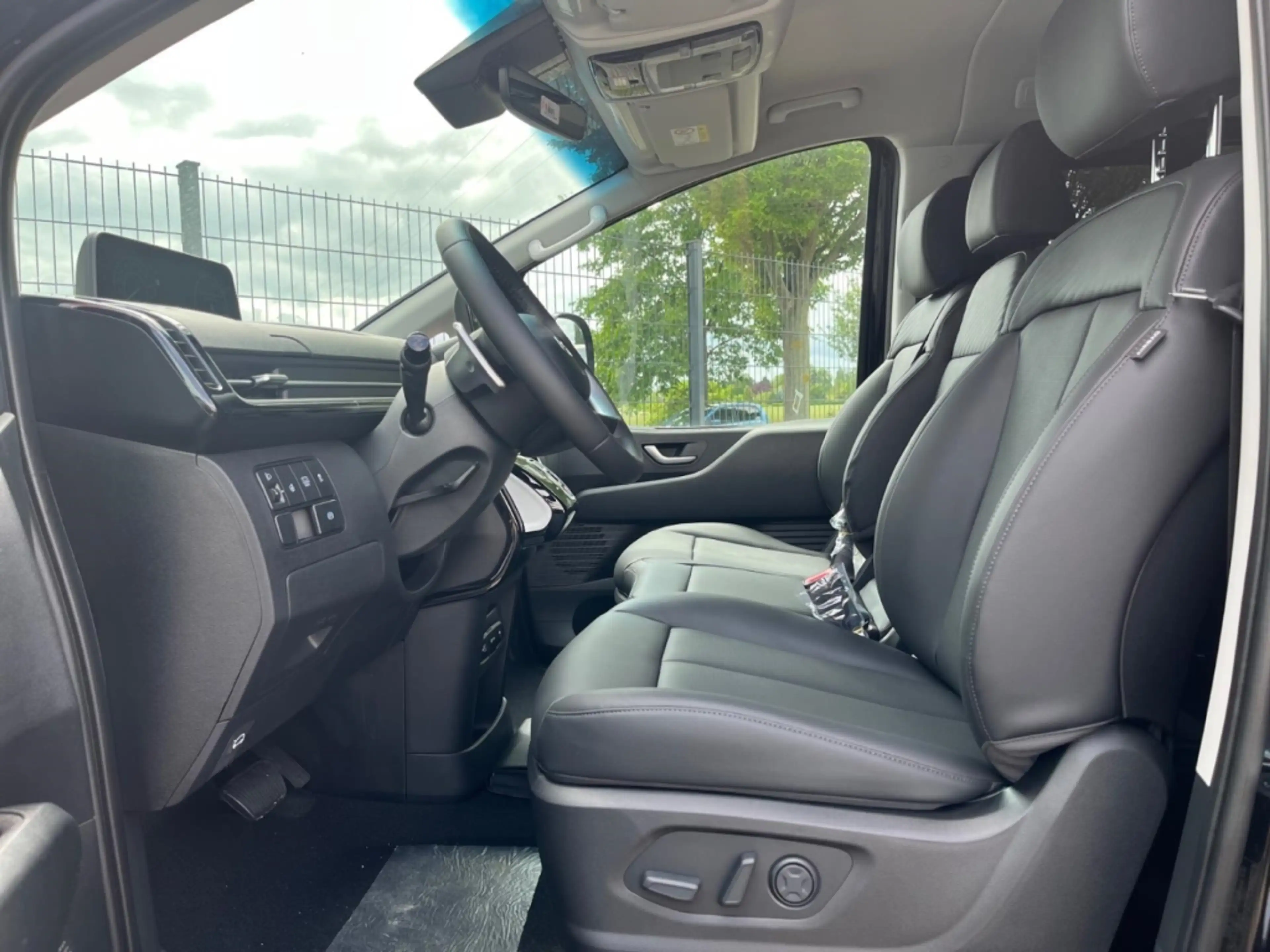 Hyundai STARIA Prime HEV 9-Sitzer Automatik Leder 360°-Kamera (SV — photo 3