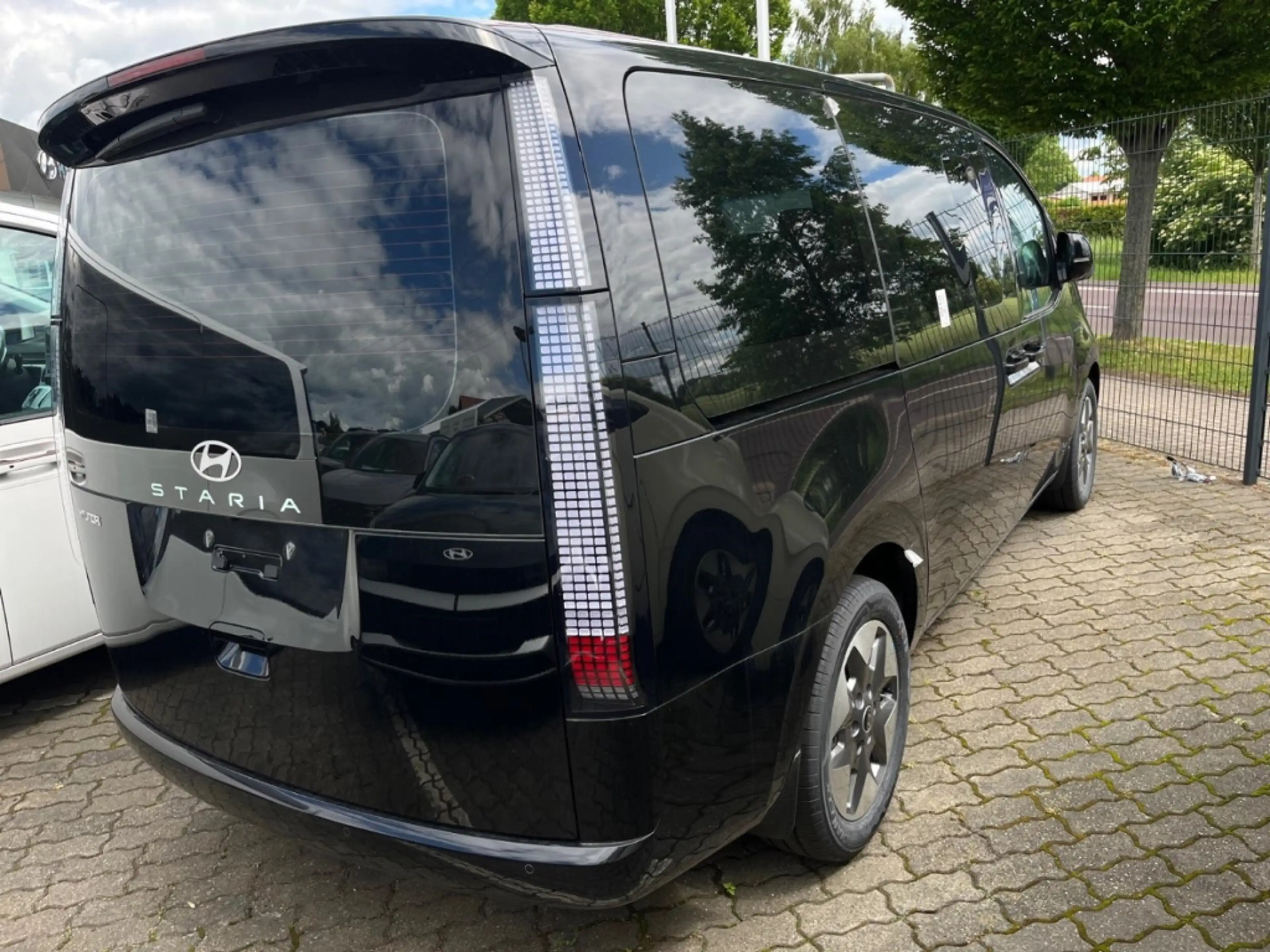 Hyundai STARIA Prime HEV 9-Sitzer Automatik Leder 360°-Kamera (SV — photo 2