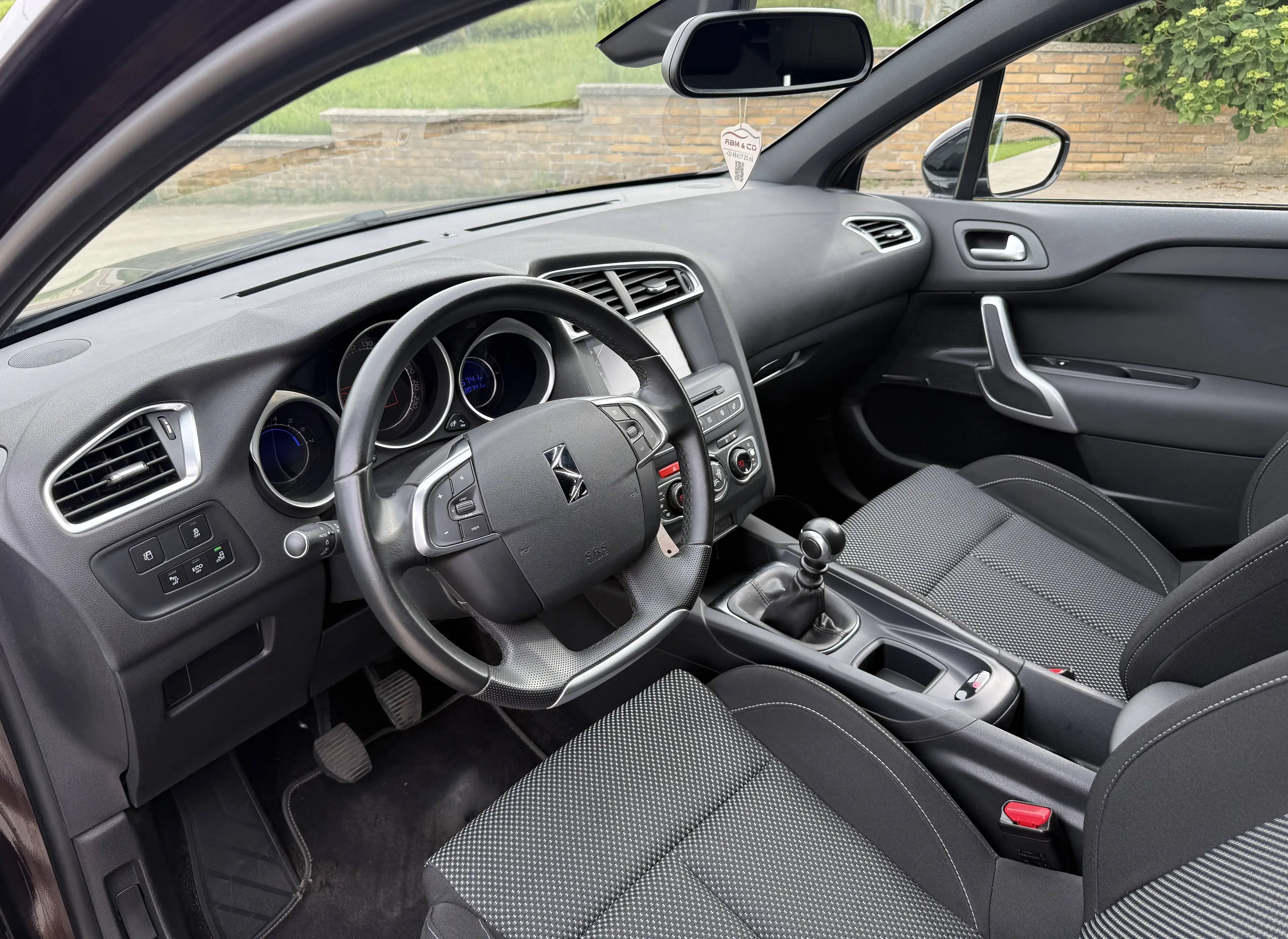 DS Automobiles DS 4 Crossback 1.2i Essence ** CarPlay - Caméra ** GAR 12M — photo 11