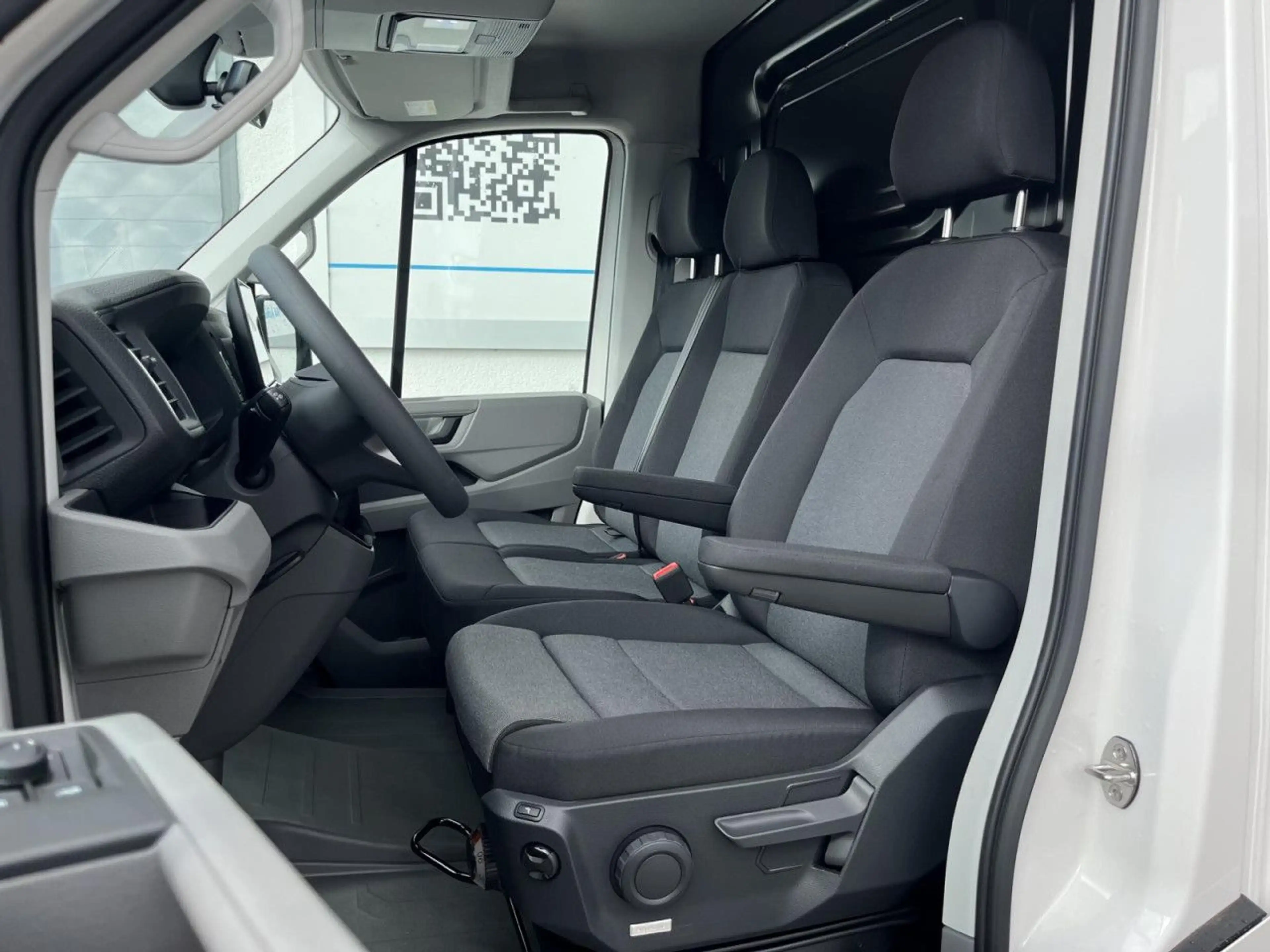 Volkswagen Crafter 30 Kasten L3H2 MR 2,0 TDI Kamera PDC App — photo 11