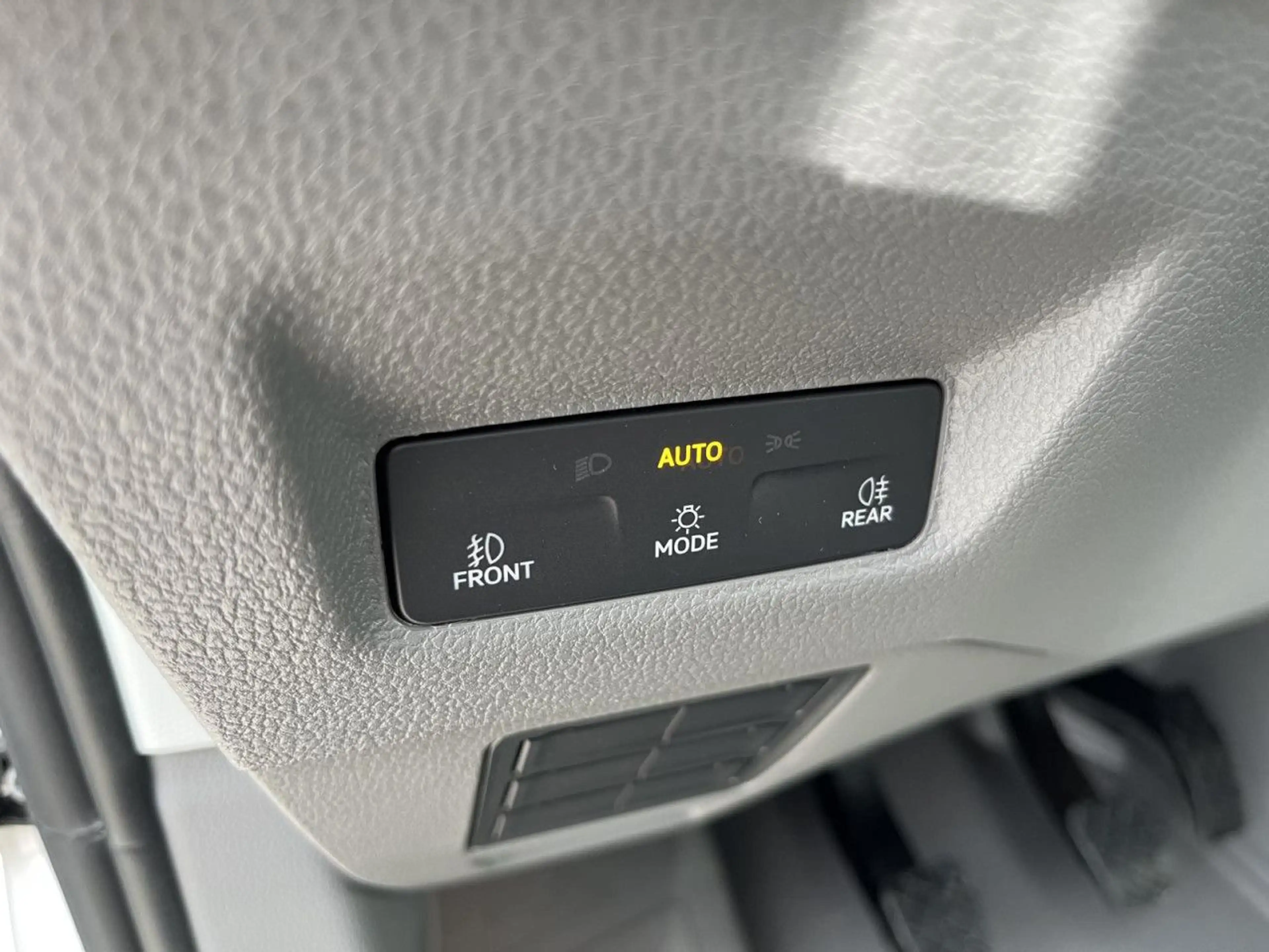 Volkswagen Crafter 30 Kasten L3H2 MR 2,0 TDI Kamera PDC App — photo 9