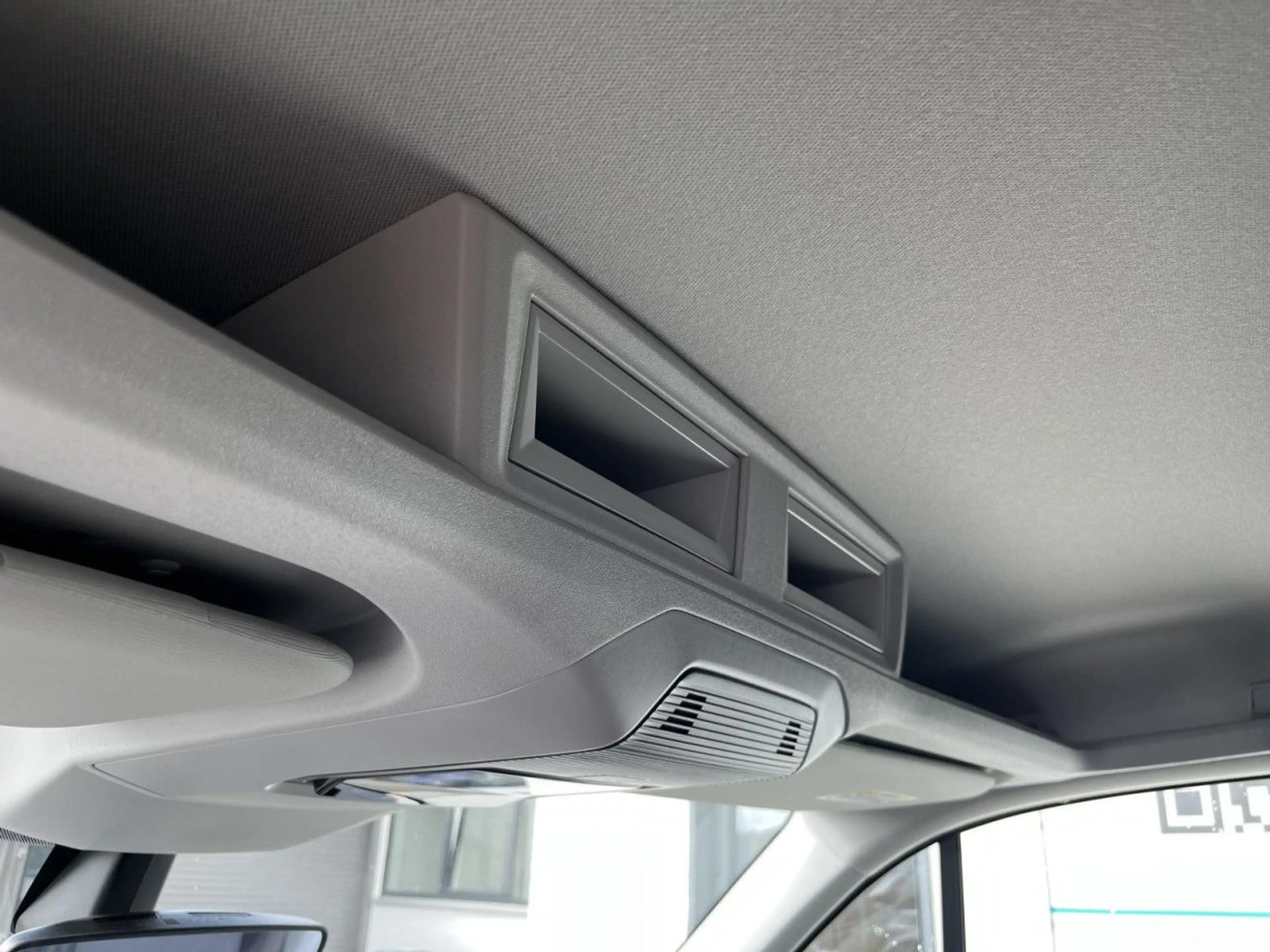 Volkswagen Crafter 30 Kasten L3H2 MR 2,0 TDI Kamera PDC App — photo 12