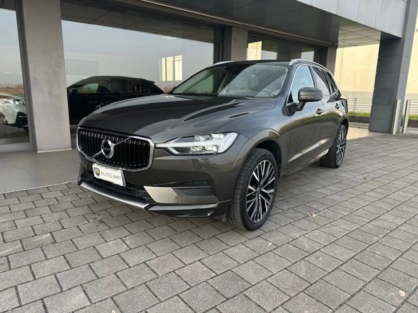 Volvo XC60 XC60 2.0 d3 Business Plus 150CV Grigio - 1