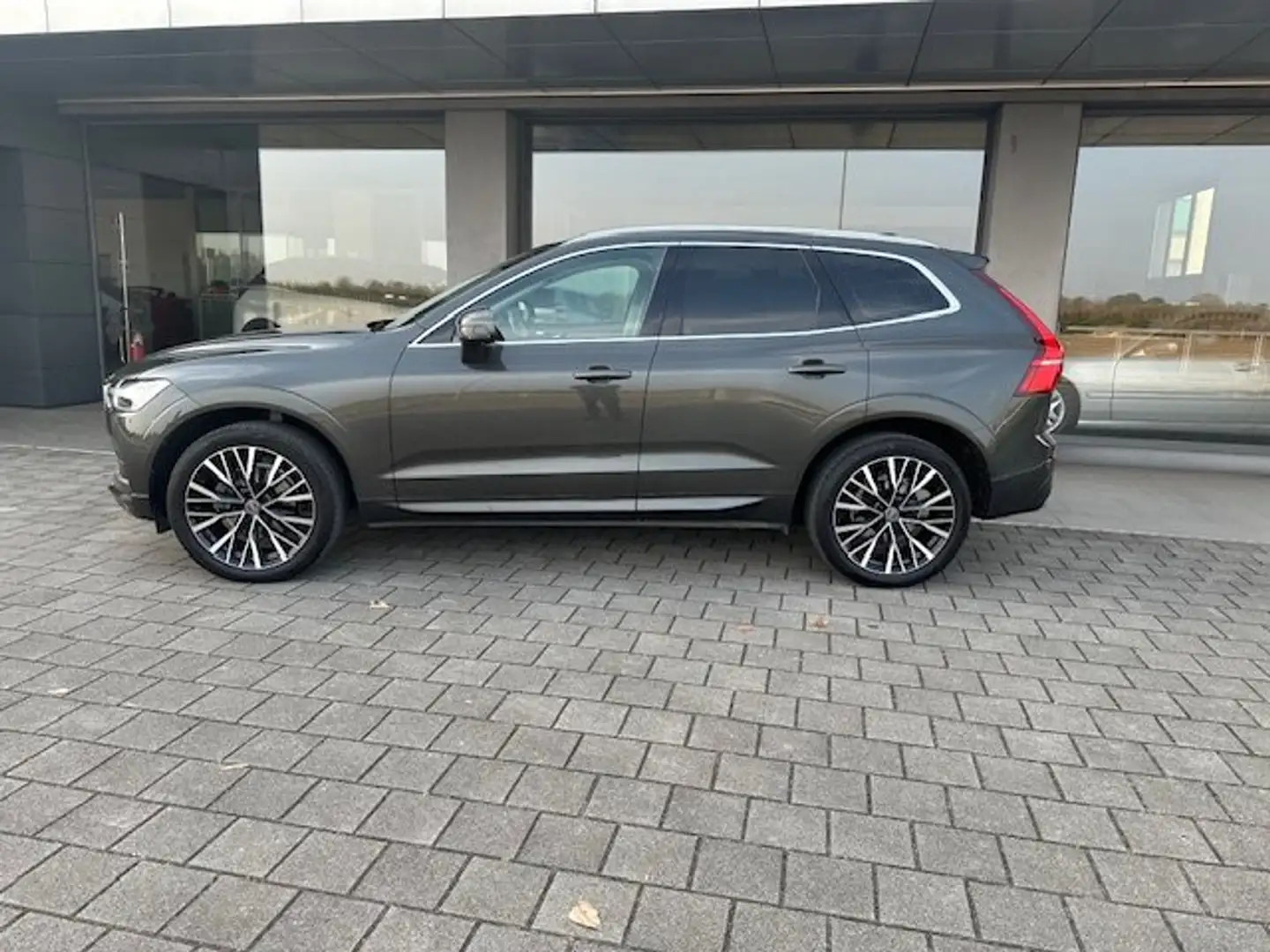 Volvo XC60 XC60 2.0 d3 Business Plus 150CV Grigio - 2