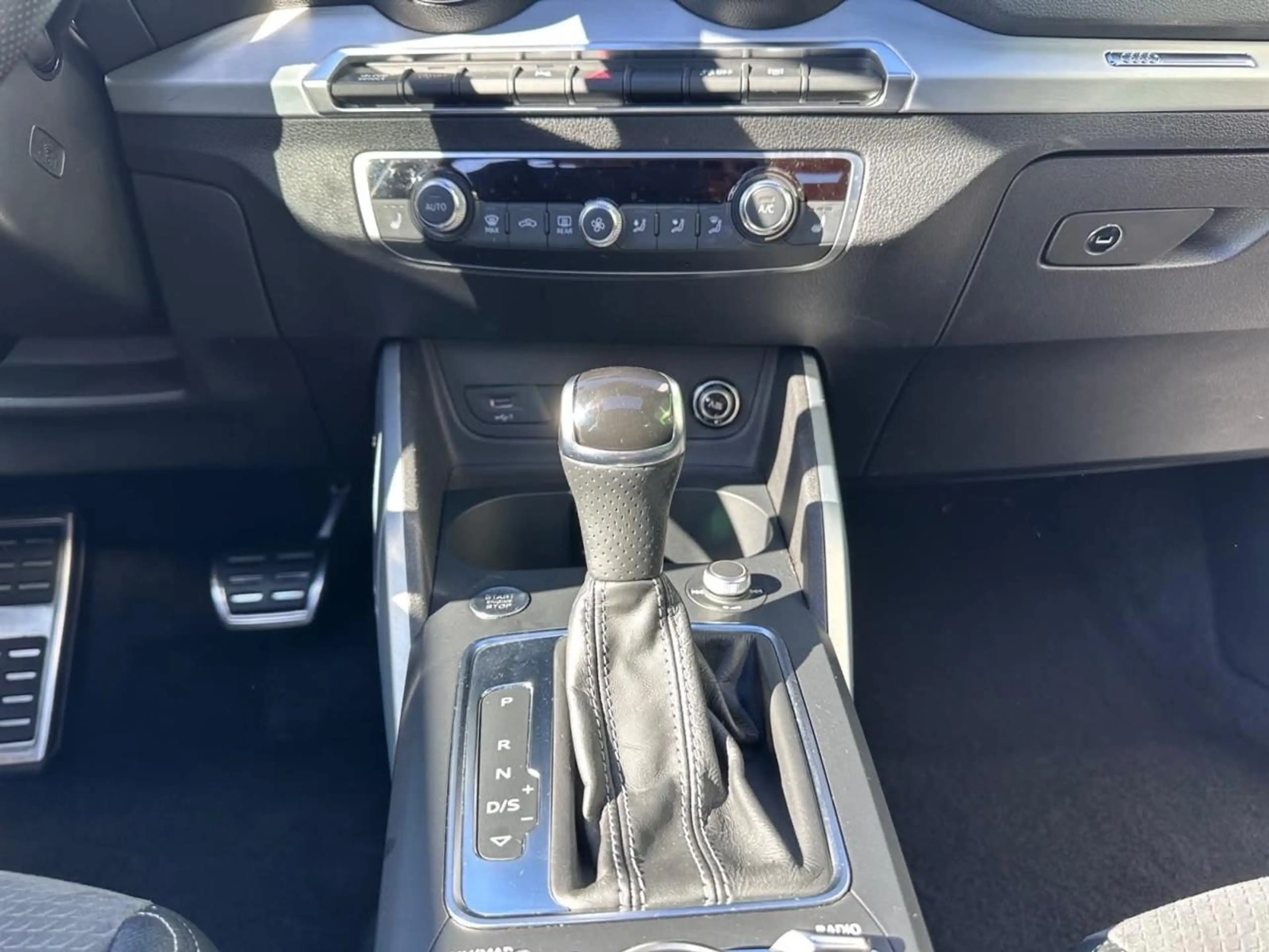 Audi Q2 35 TFSI Business Edition S line S tronic — photo 12
