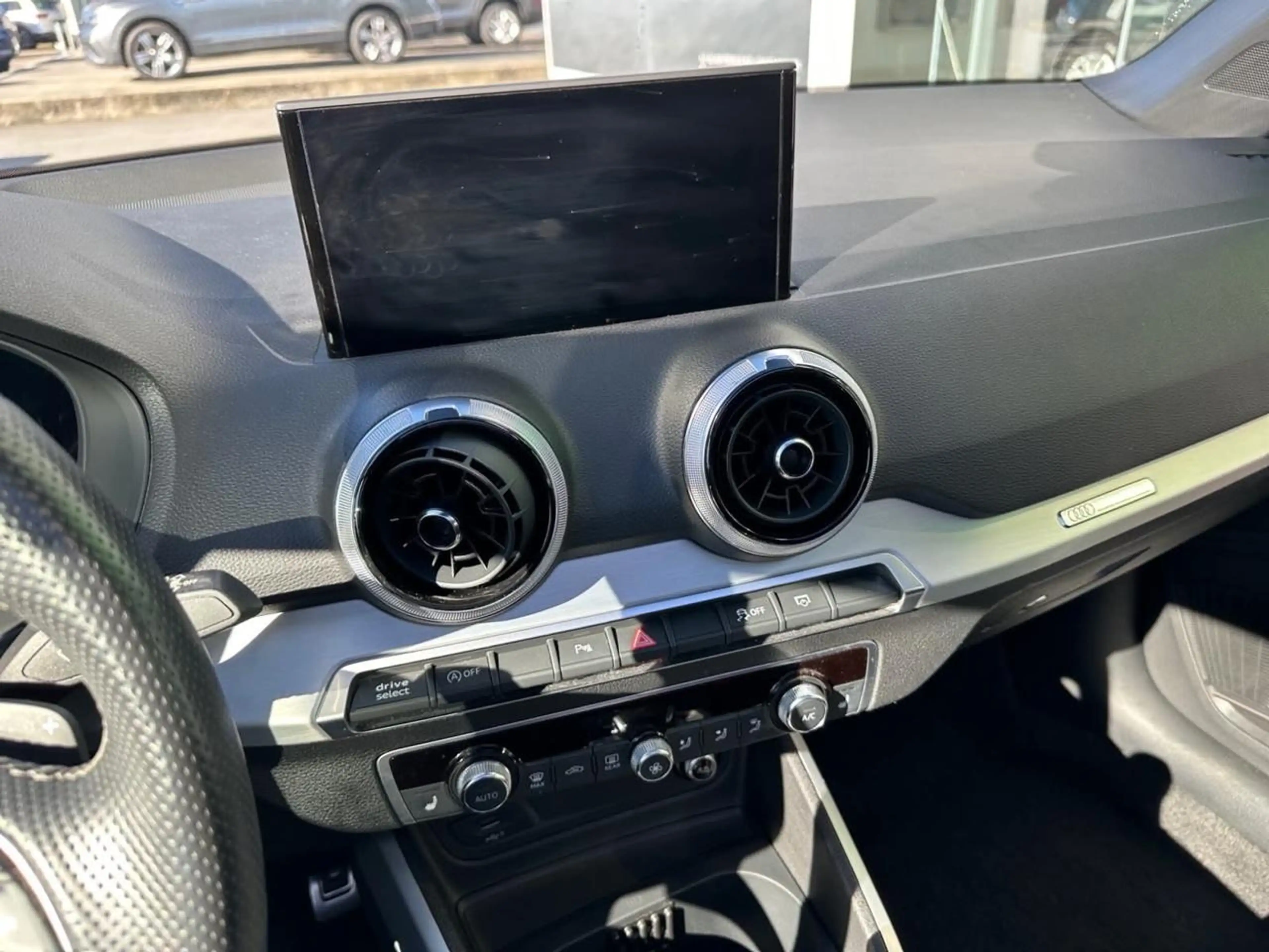 Audi Q2 35 TFSI Business Edition S line S tronic — photo 14