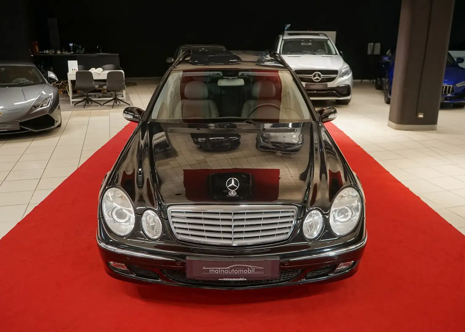 Mercedes-Benz E 500 T 4Matic 7-SITZER Schiebedach HarmKardon Schwarz - 2