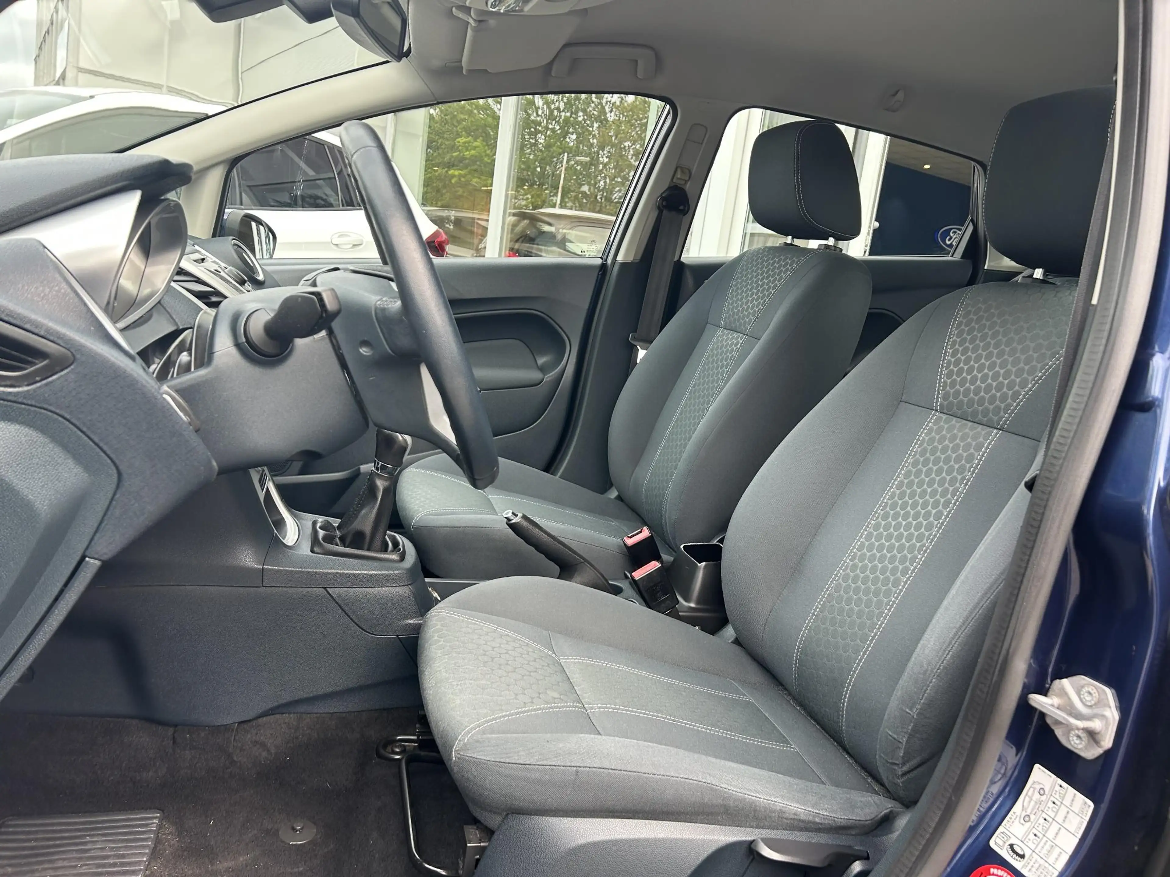 Ford Fiesta 1.25 Titanium — photo 10