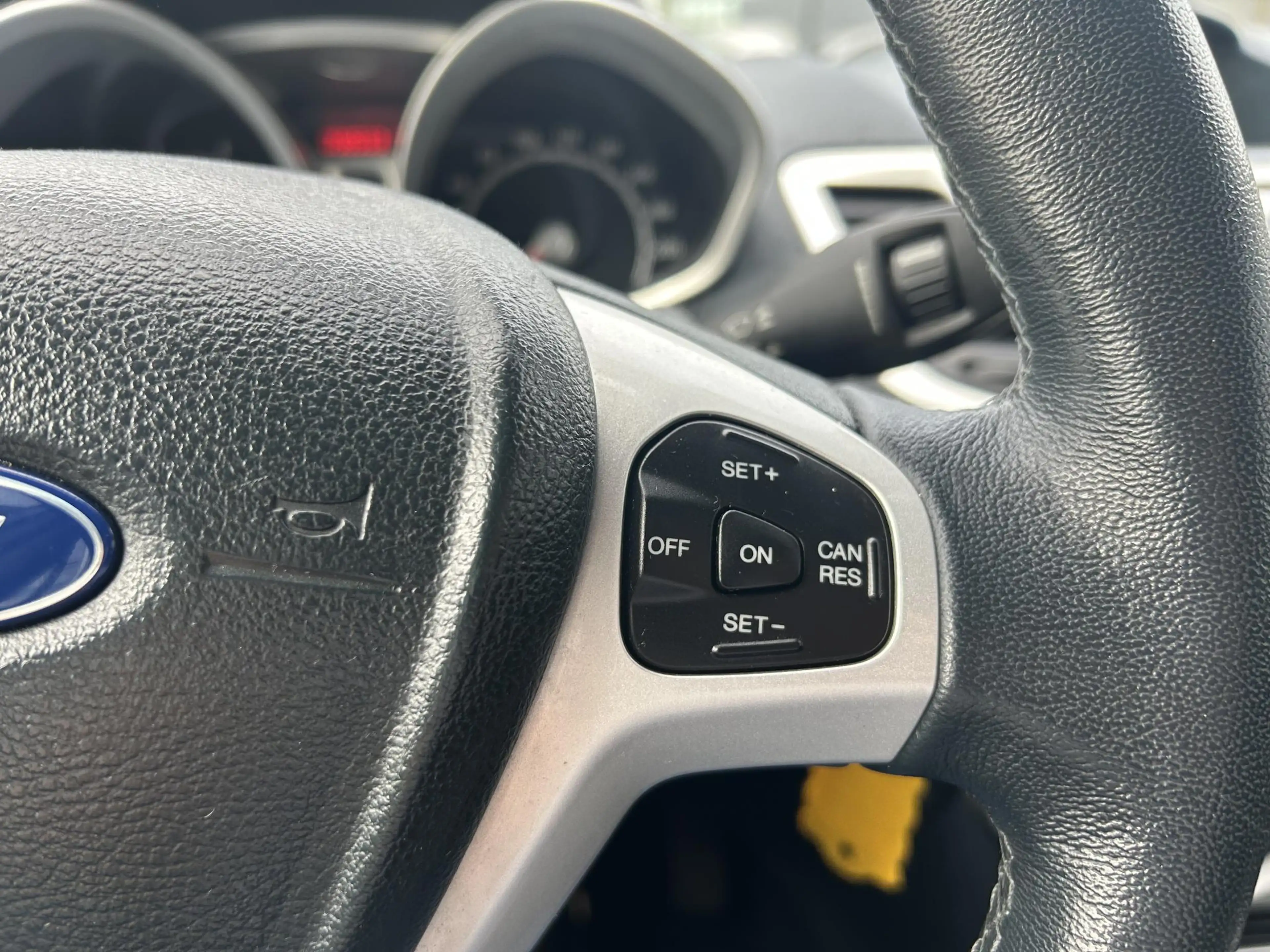 Ford Fiesta 1.25 Titanium — photo 15