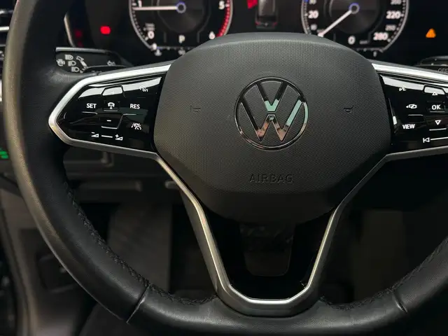 Volkswagen Touareg view 15