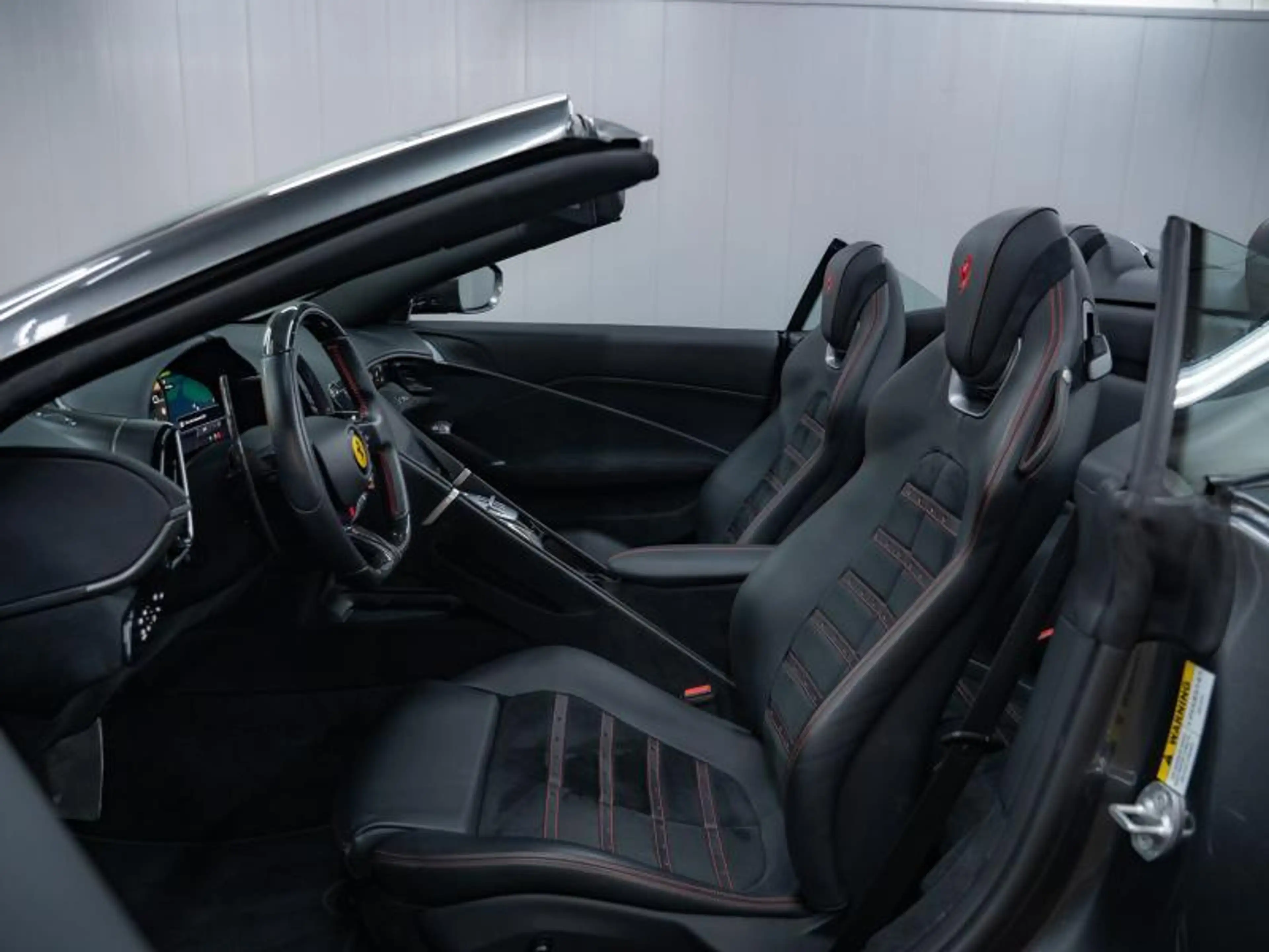 Ferrari Roma Spider — photo 12