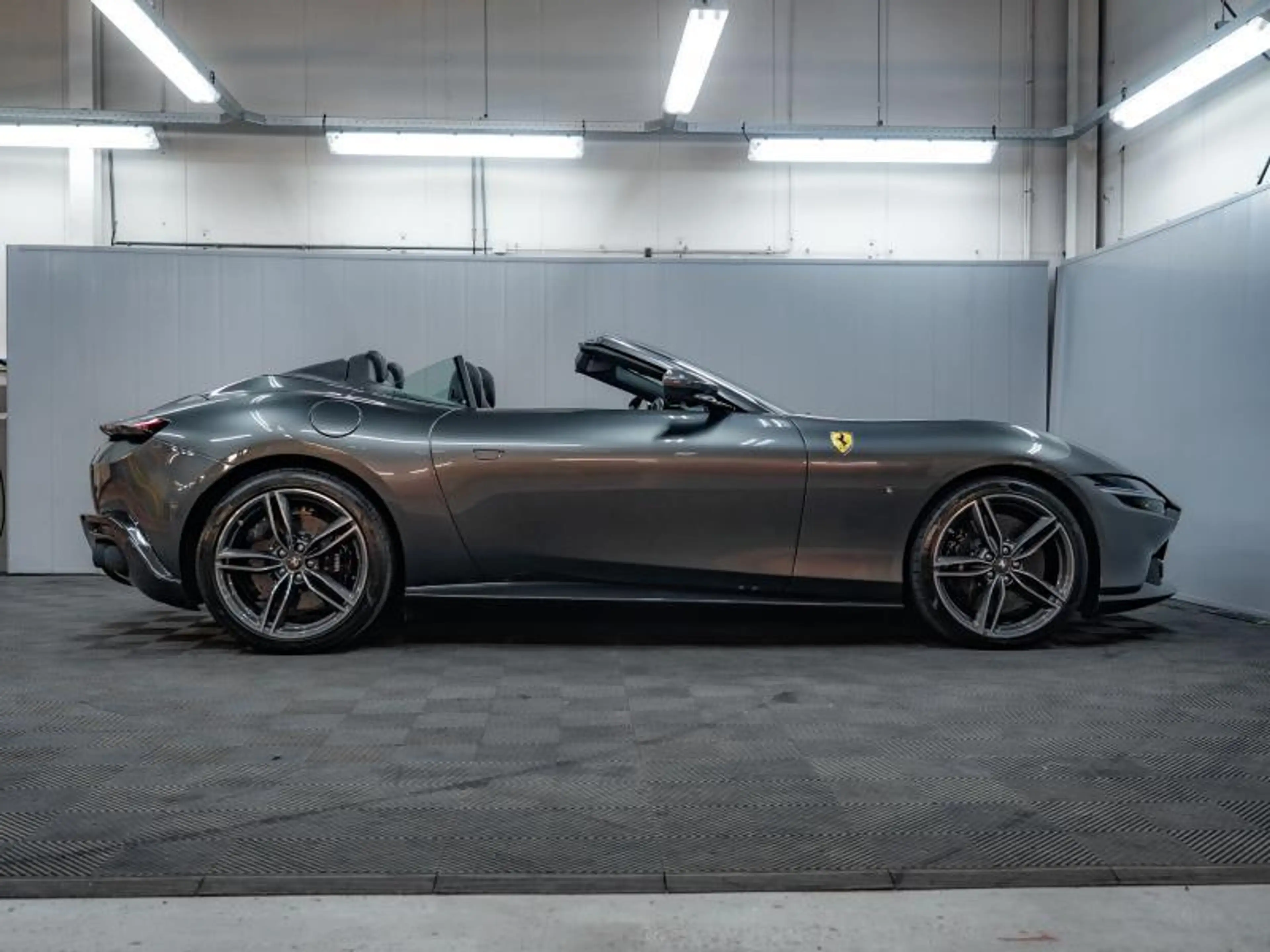 Ferrari Roma Spider — photo 6