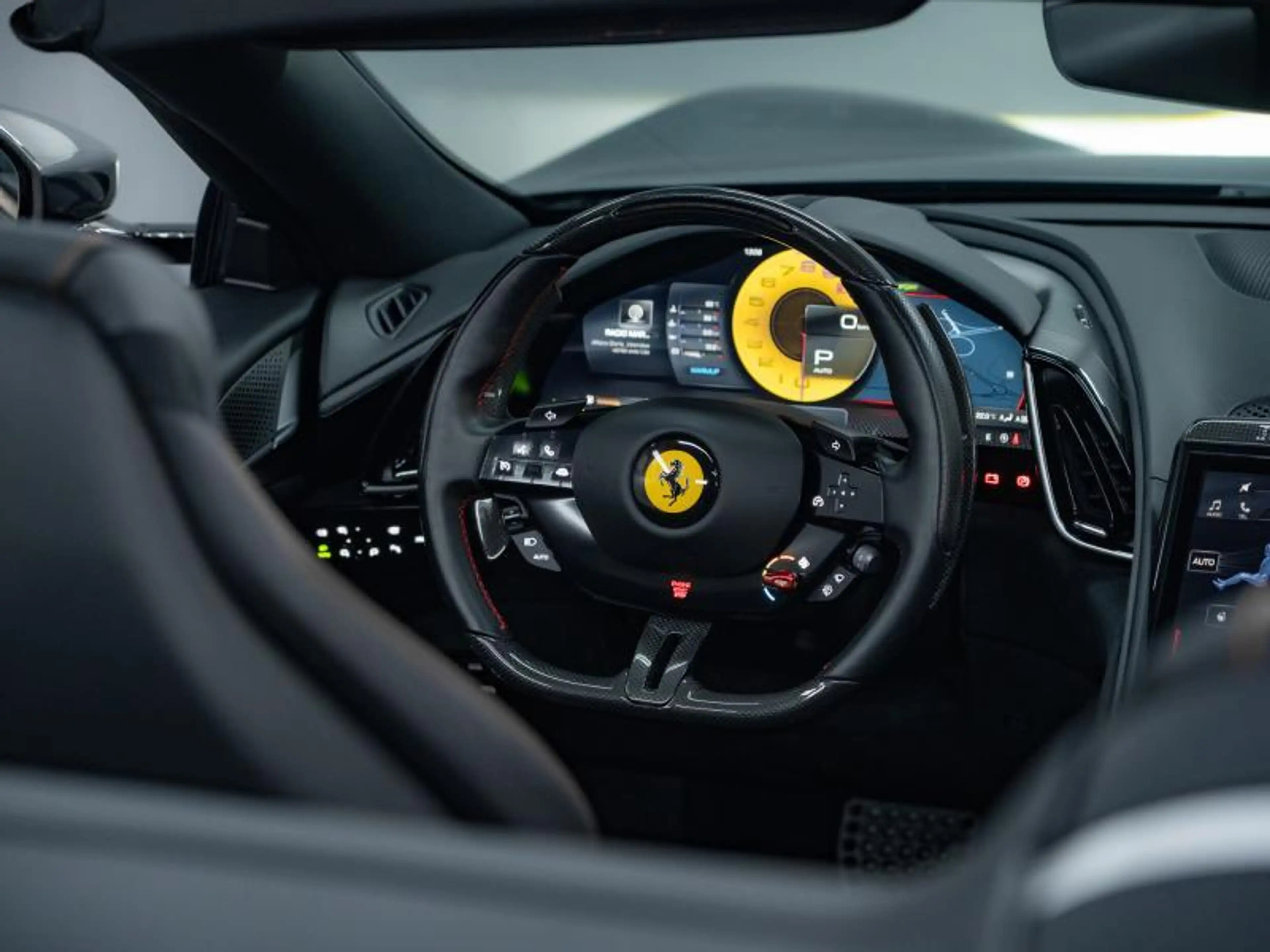 Ferrari Roma Spider — photo 10