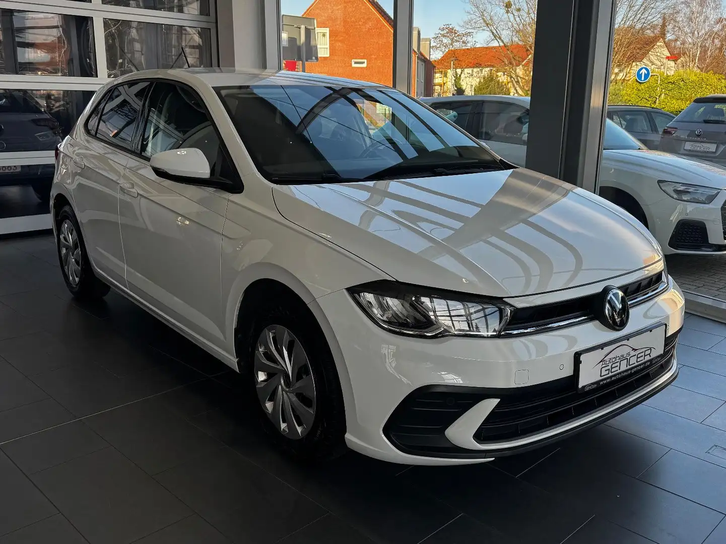 Volkswagen Polo VI Life 1.0 TSI "LED/PDC/VirtualC./Klima" - 1