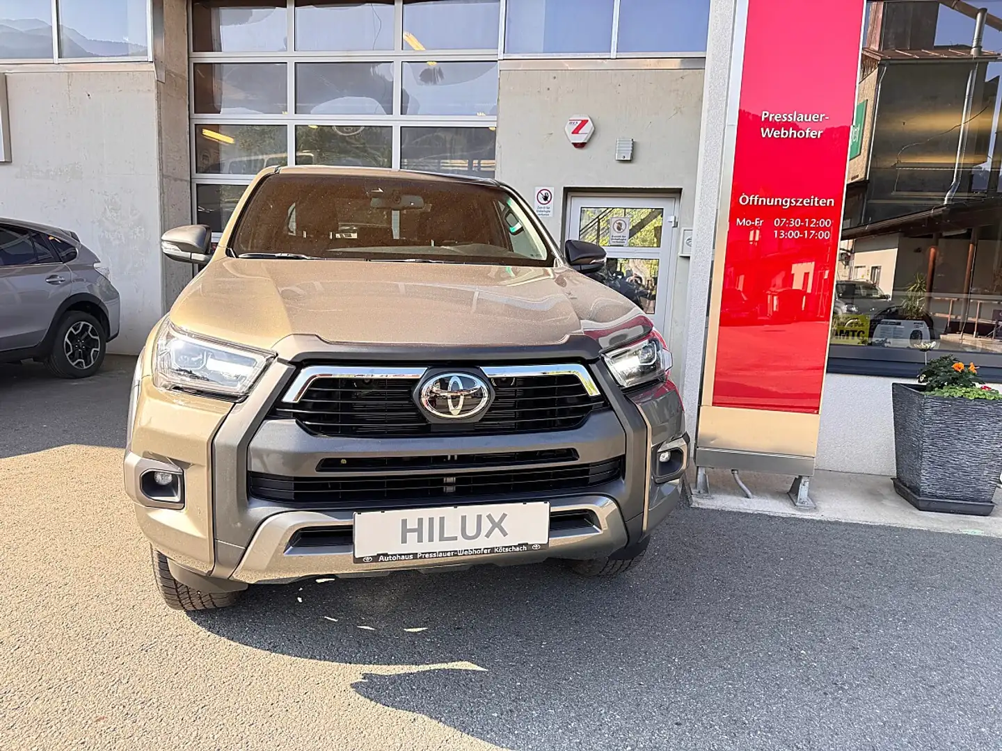 Toyota Hilux 2.8 D-4D Double Cab Invincible 4x4 (EURO 6d) - 2