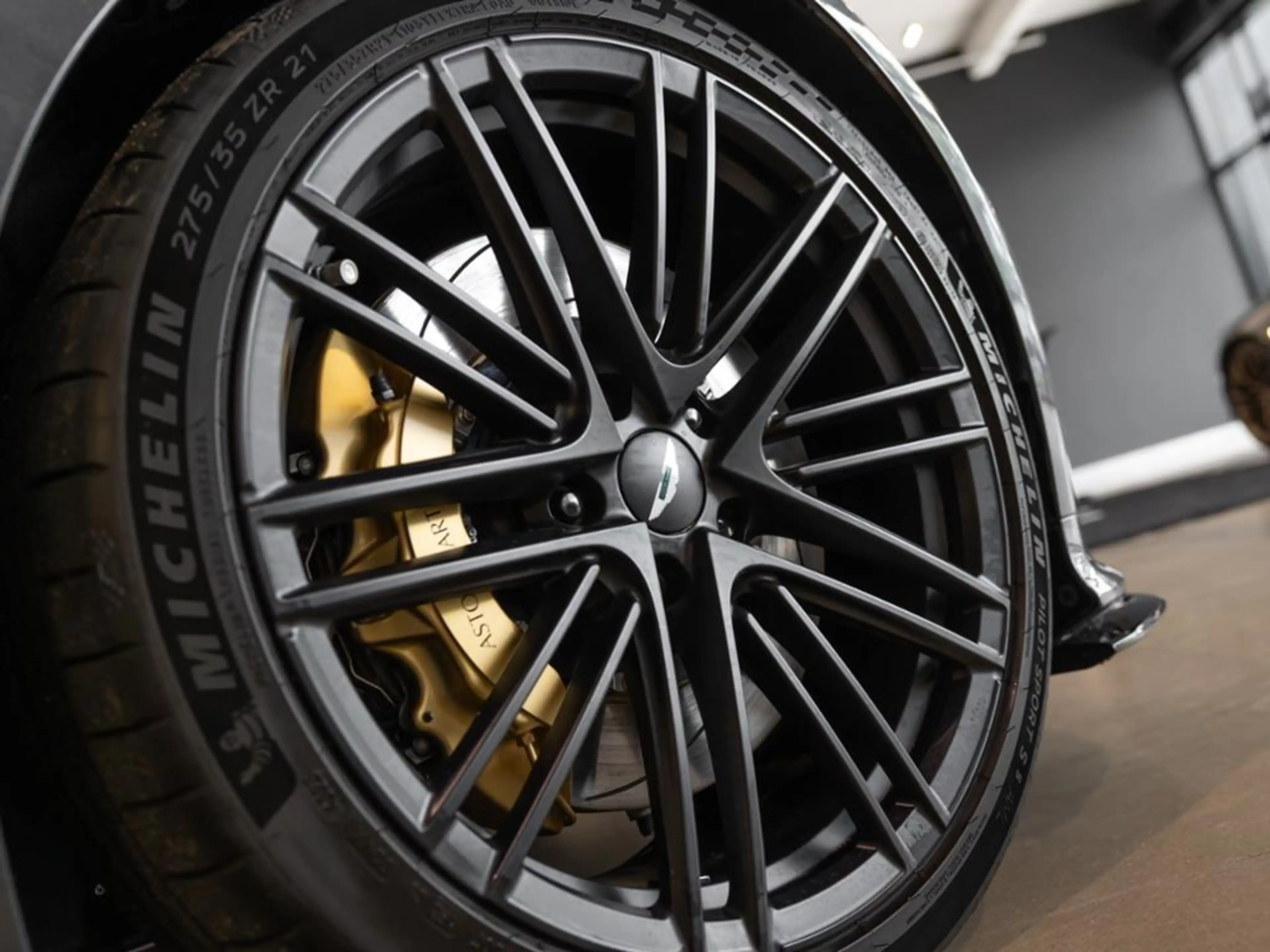 Aston Martin DB12 Coupe Aston Martin Hamburg — photo 4