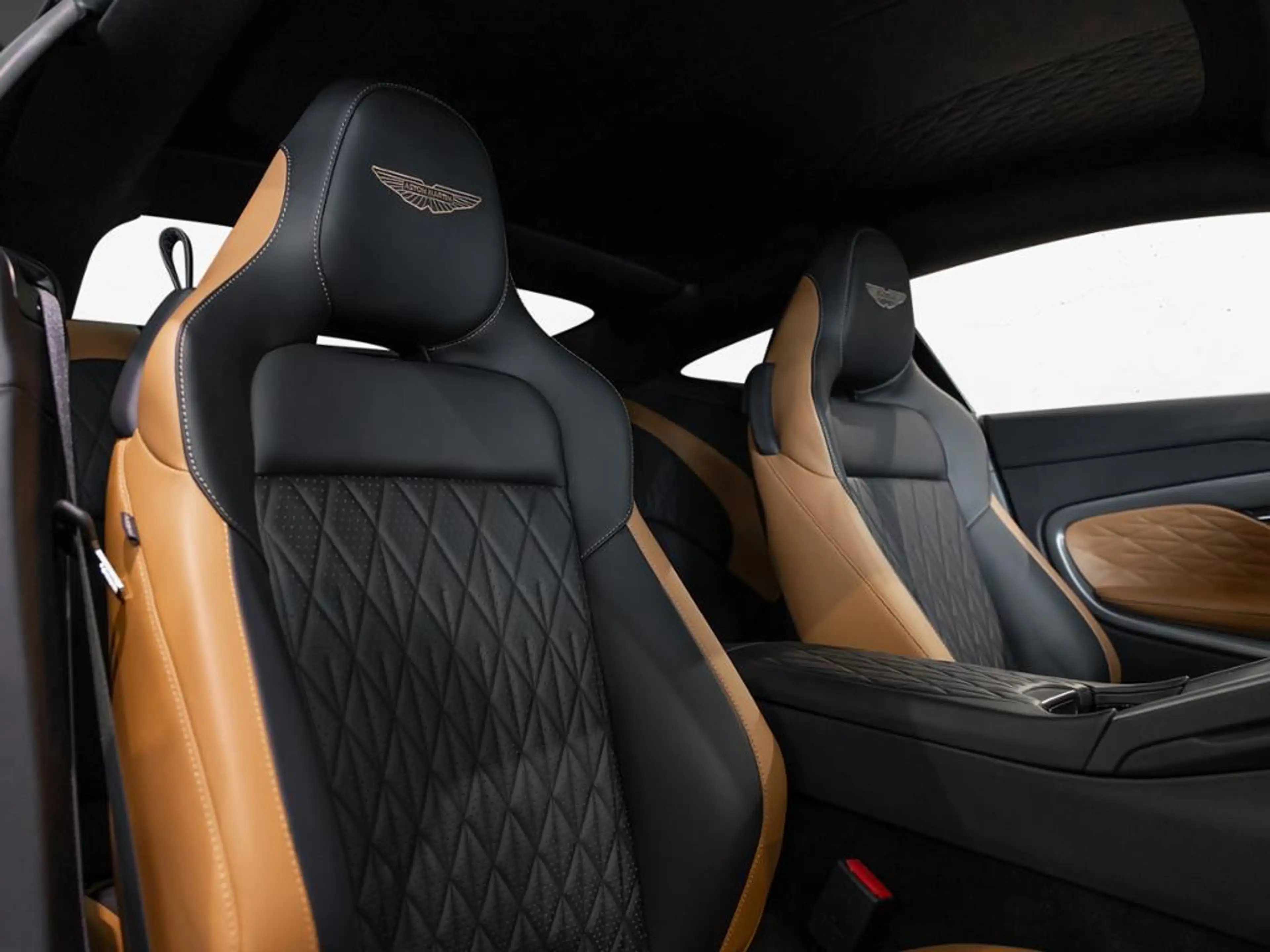 Aston Martin DB12 Coupe Aston Martin Hamburg — photo 12