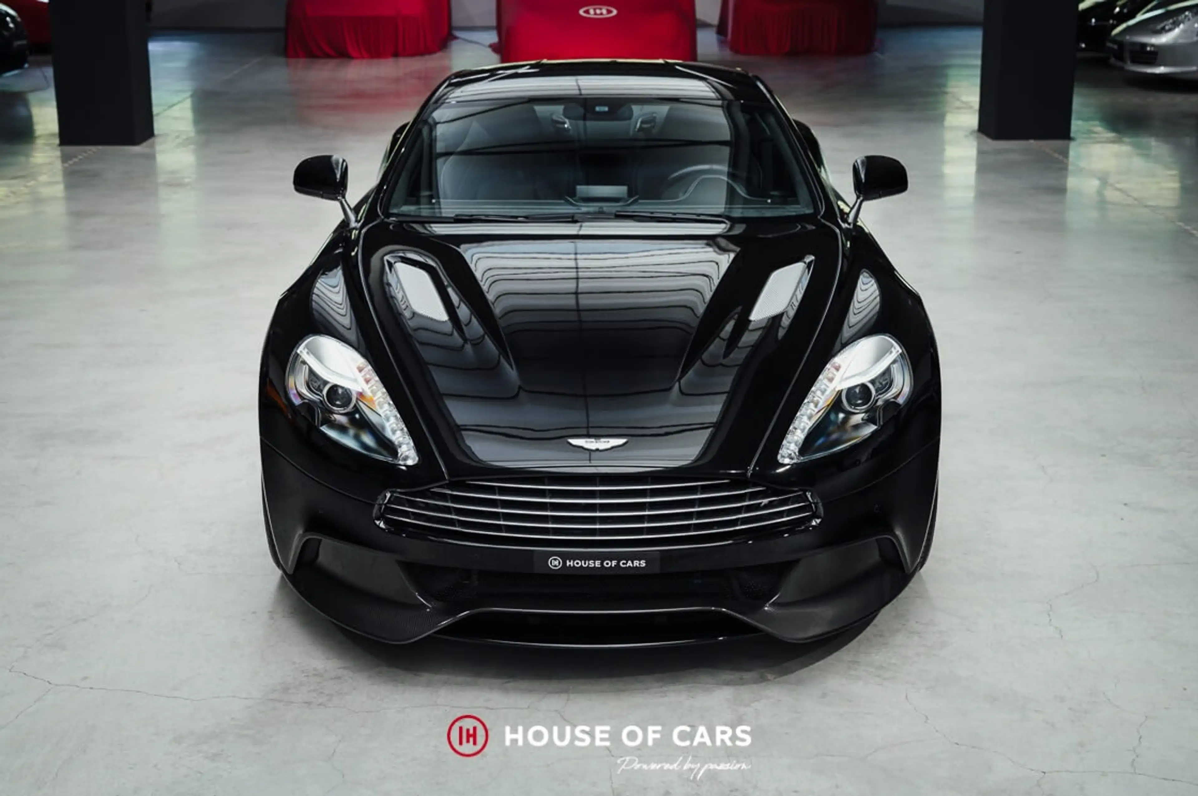 Aston Martin Vanquish II 2+2 TOUCHTRONIC III JUST SERVICED — photo 3