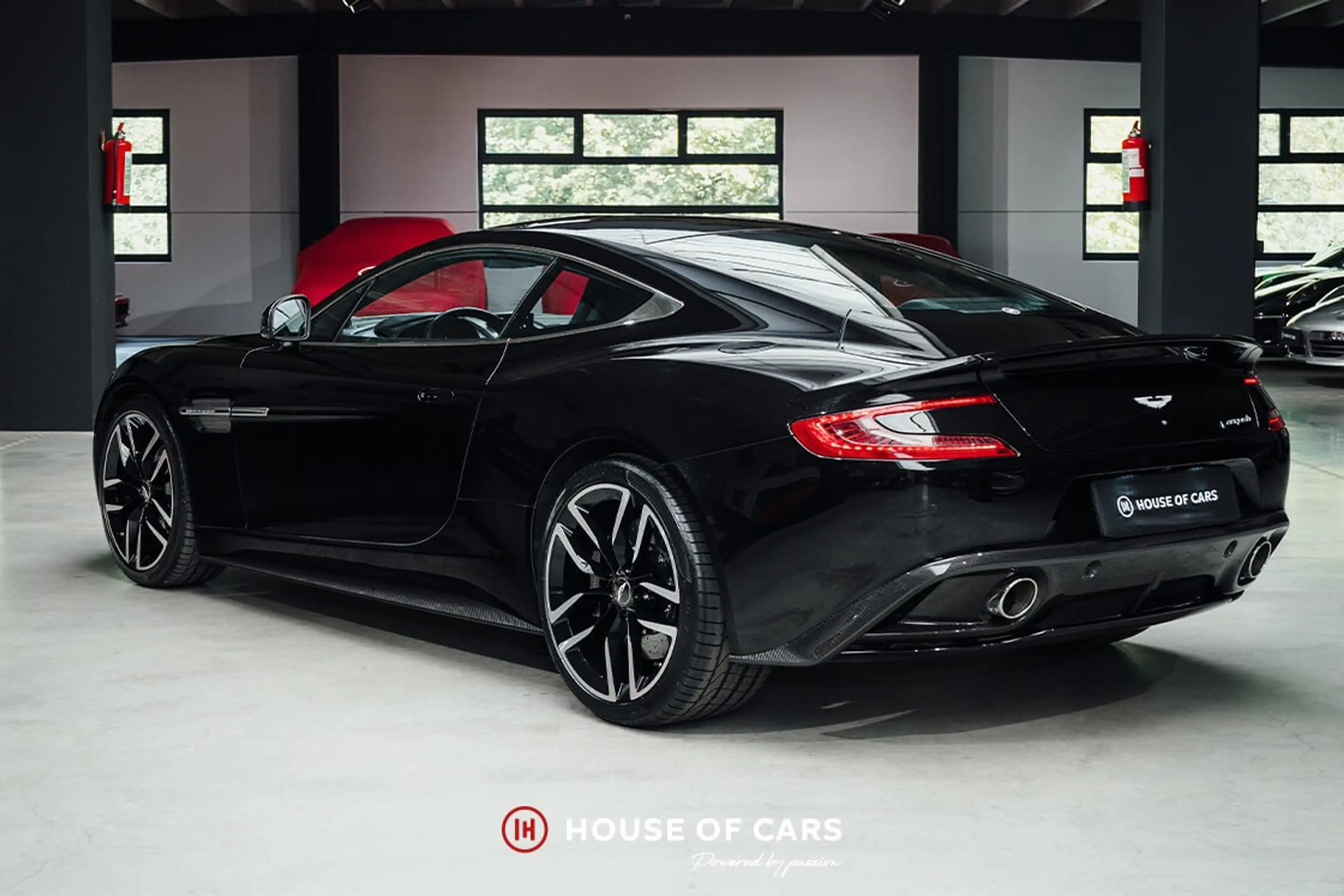 Aston Martin Vanquish II 2+2 TOUCHTRONIC III JUST SERVICED — photo 9