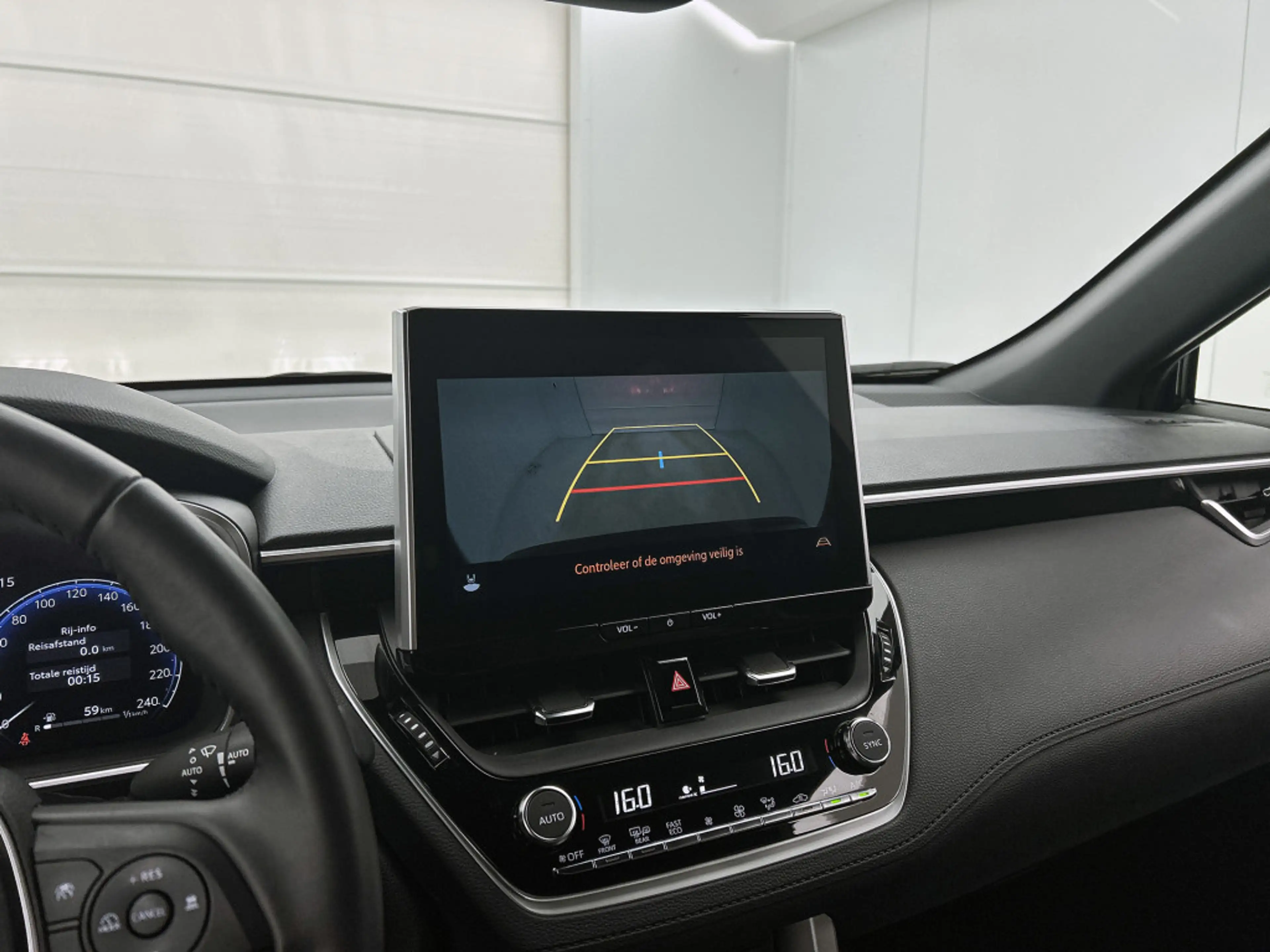 Toyota Corolla Cross 2.0 High Power Hybrid First Edition | Stoelverwarm — photo 13