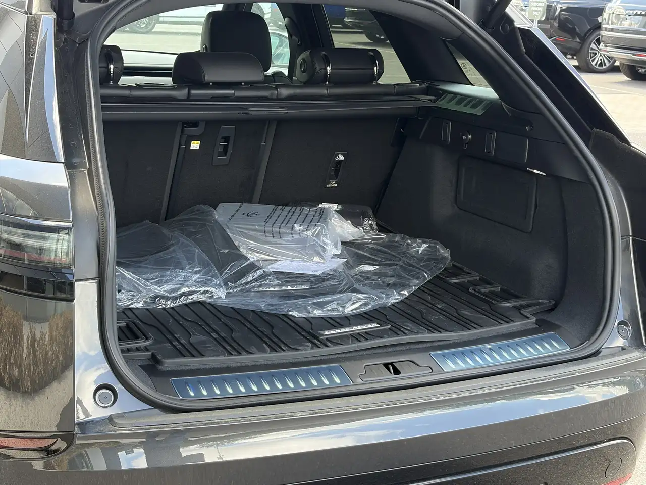 Land Rover Range Rover Velar снимка Land Rover Range Rover Velar