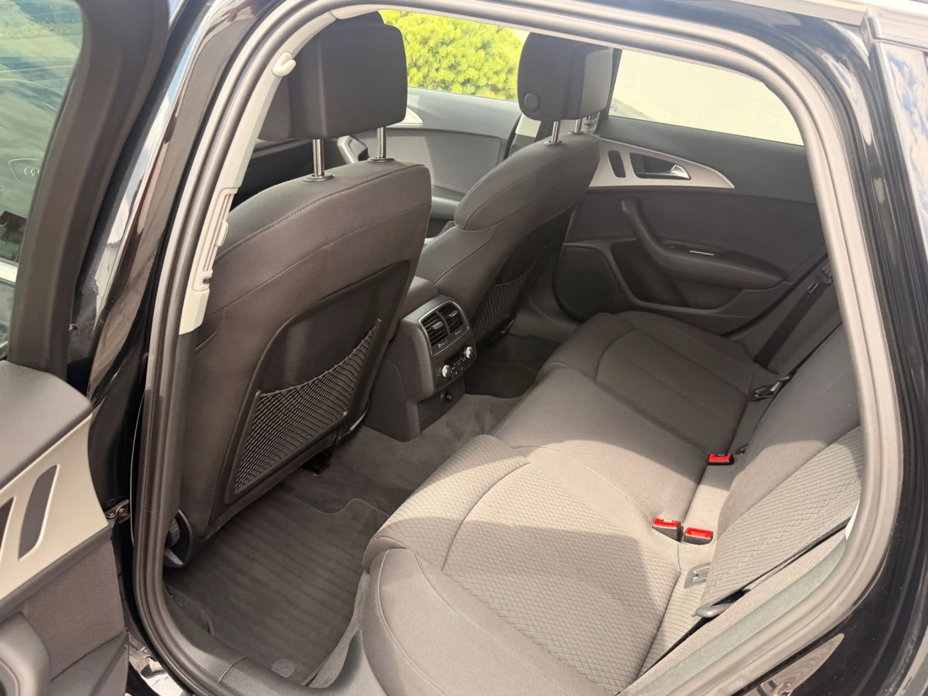 Audi A6 Avant 2.0 TDI quattro Automatik — photo 12