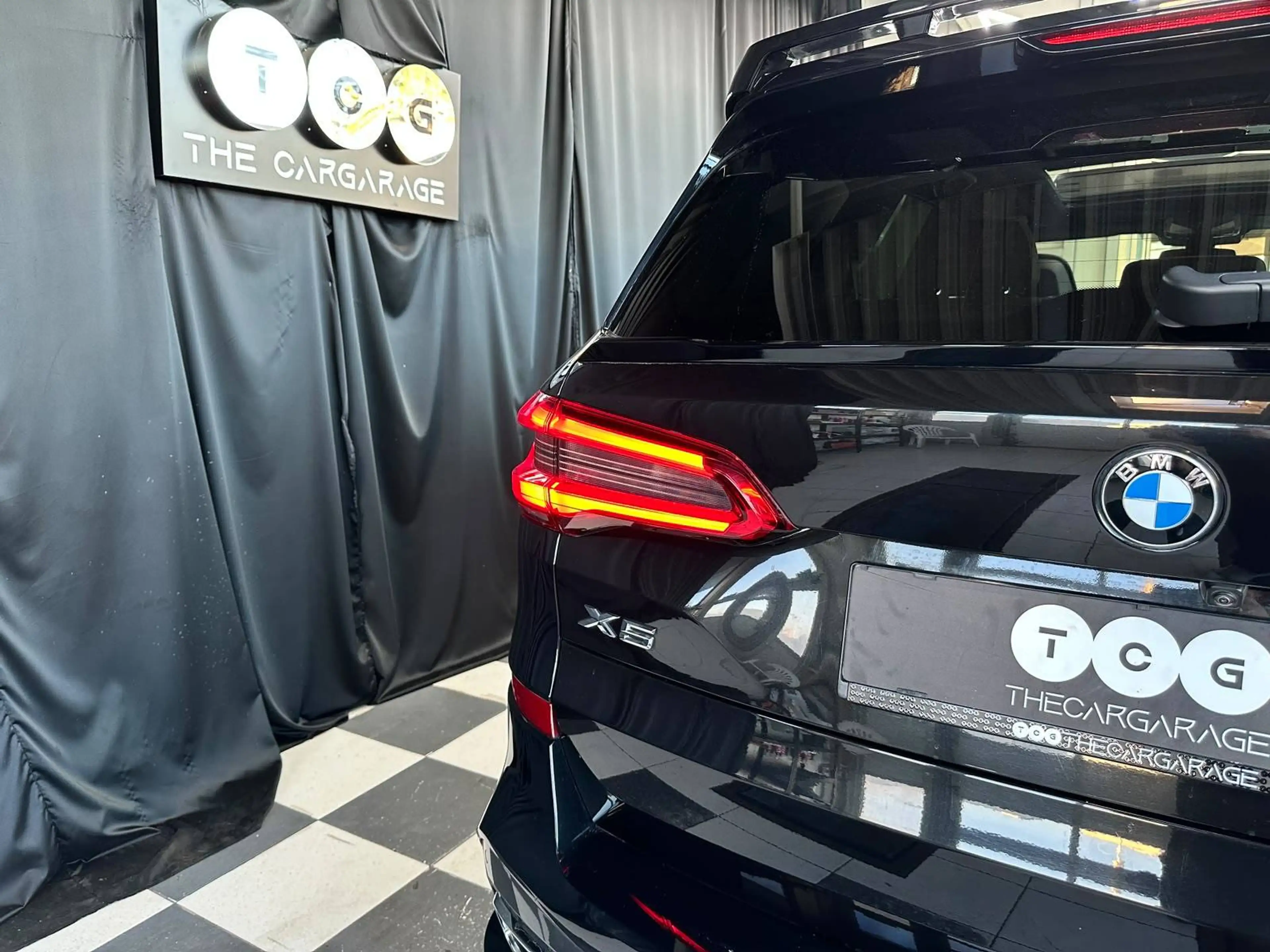 BMW X5 xDrive 30 d M Sport — photo 11
