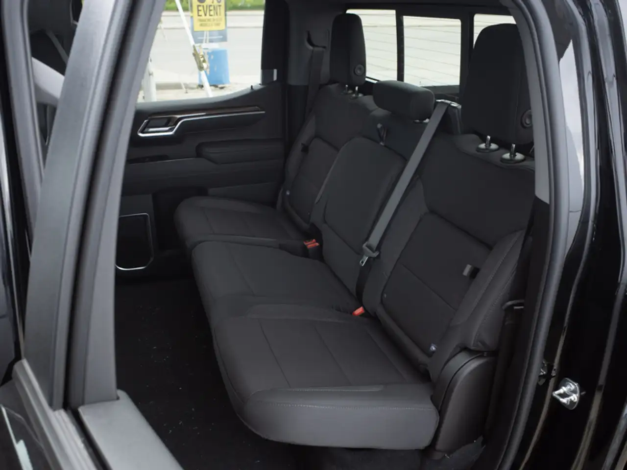 Chevrolet Silverado 1500 photo Chevrolet Silverado 1500