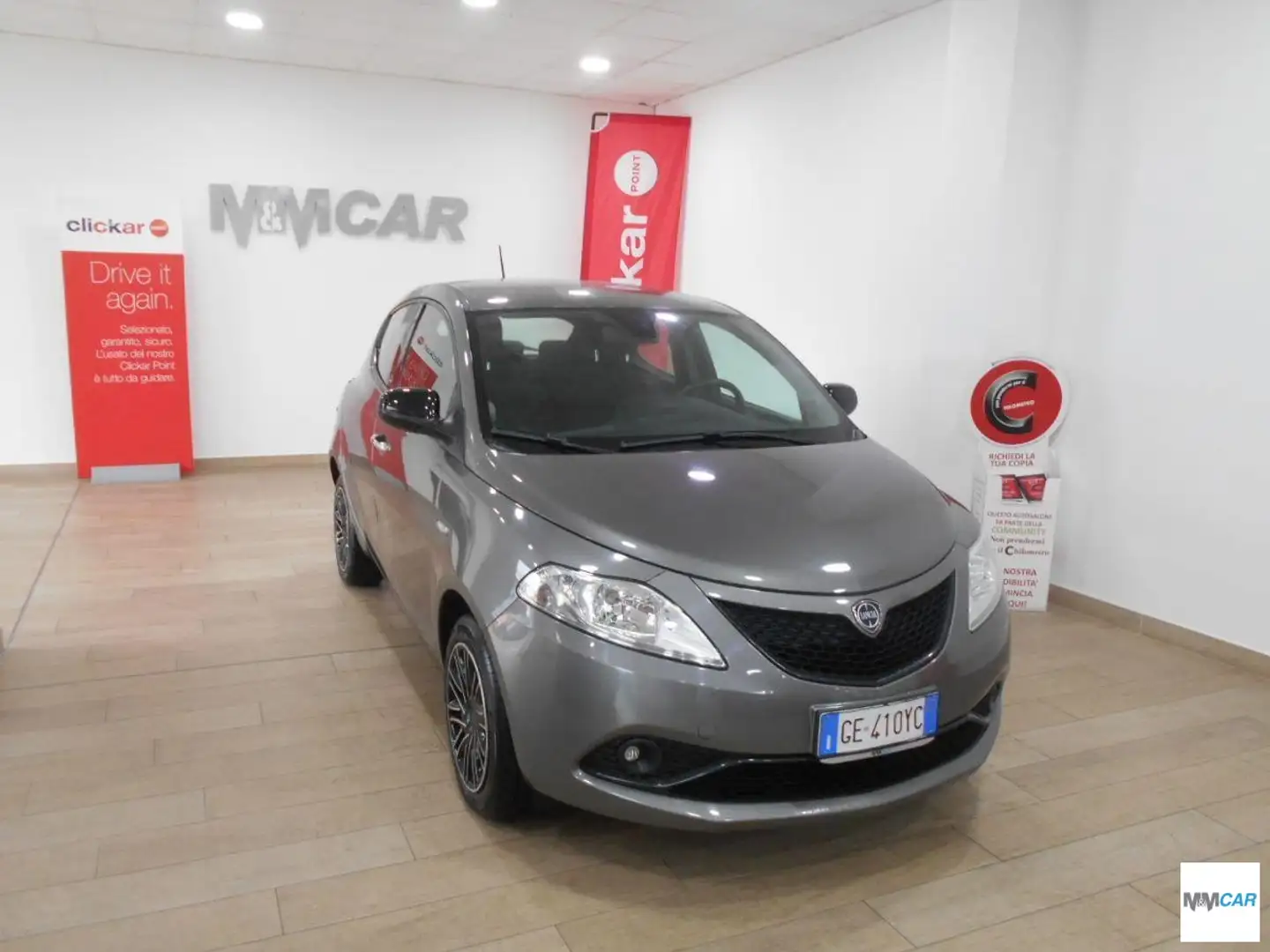 Lancia Ypsilon 1.0 FireFly 5p. S&S Hybrid Gold Grigio - 1