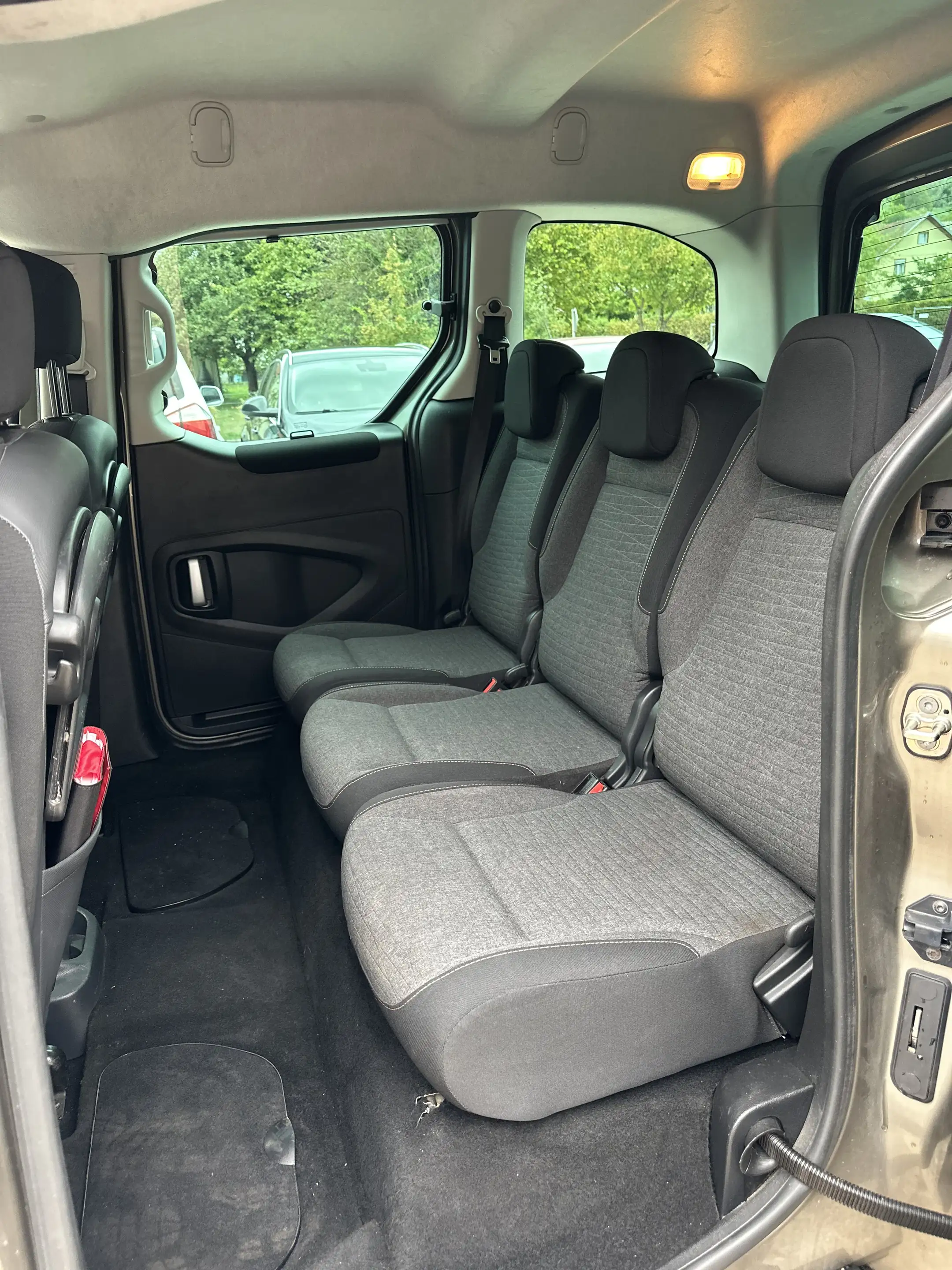 Citroen Berlingo Berlingo Kombi Diesel  5-Türer Multispace BlueHDi — photo 15