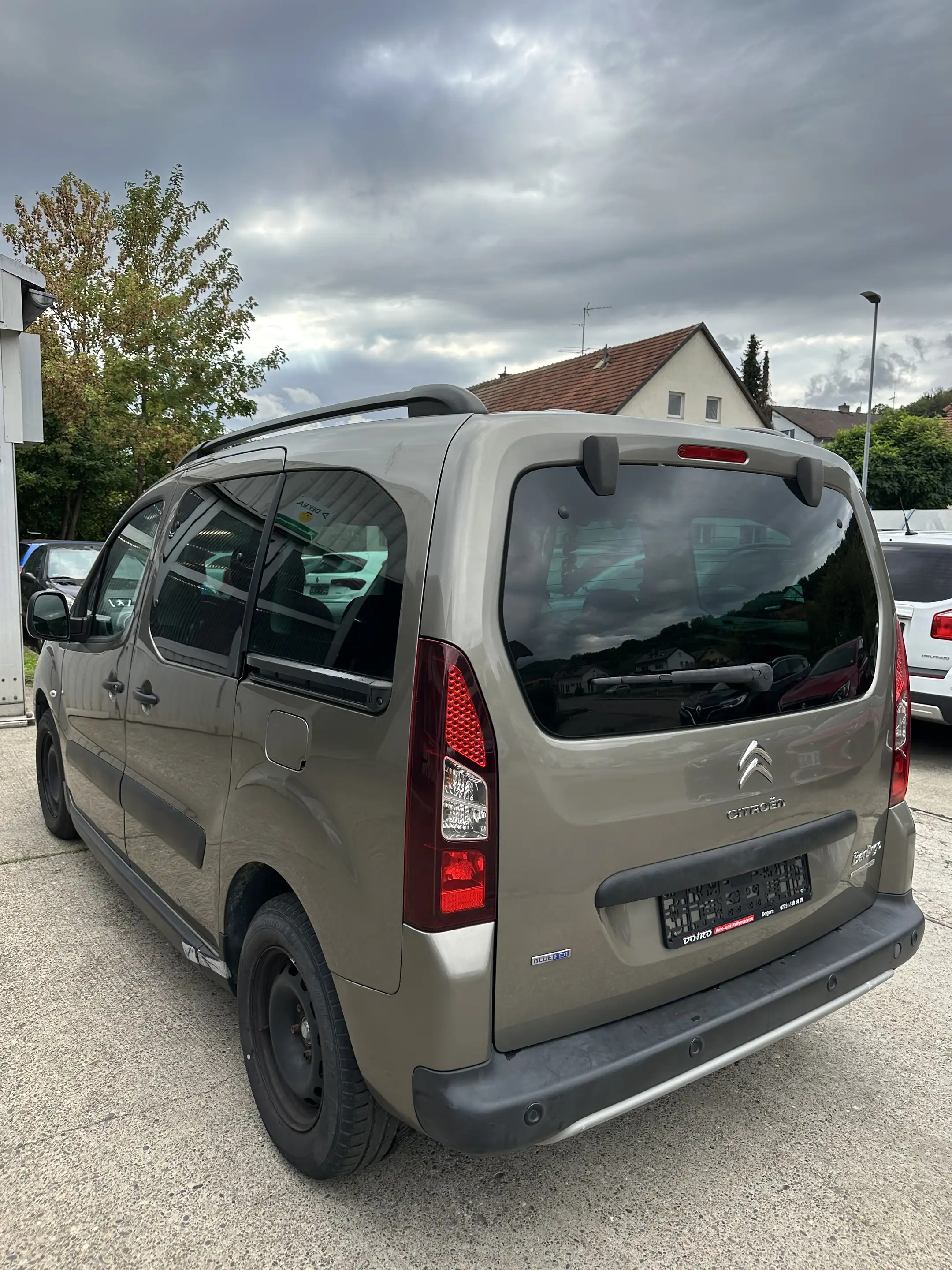 Citroen Berlingo Berlingo Kombi Diesel  5-Türer Multispace BlueHDi — photo 3