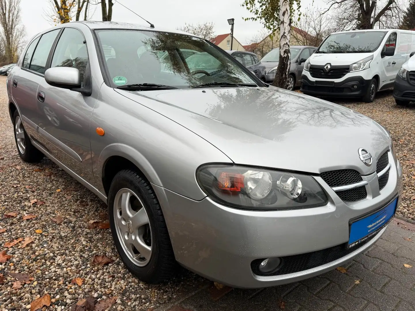Nissan Almera Acenta*1.HD*Aut*Klima*26.TKM*TÜV NEU Silber - 2