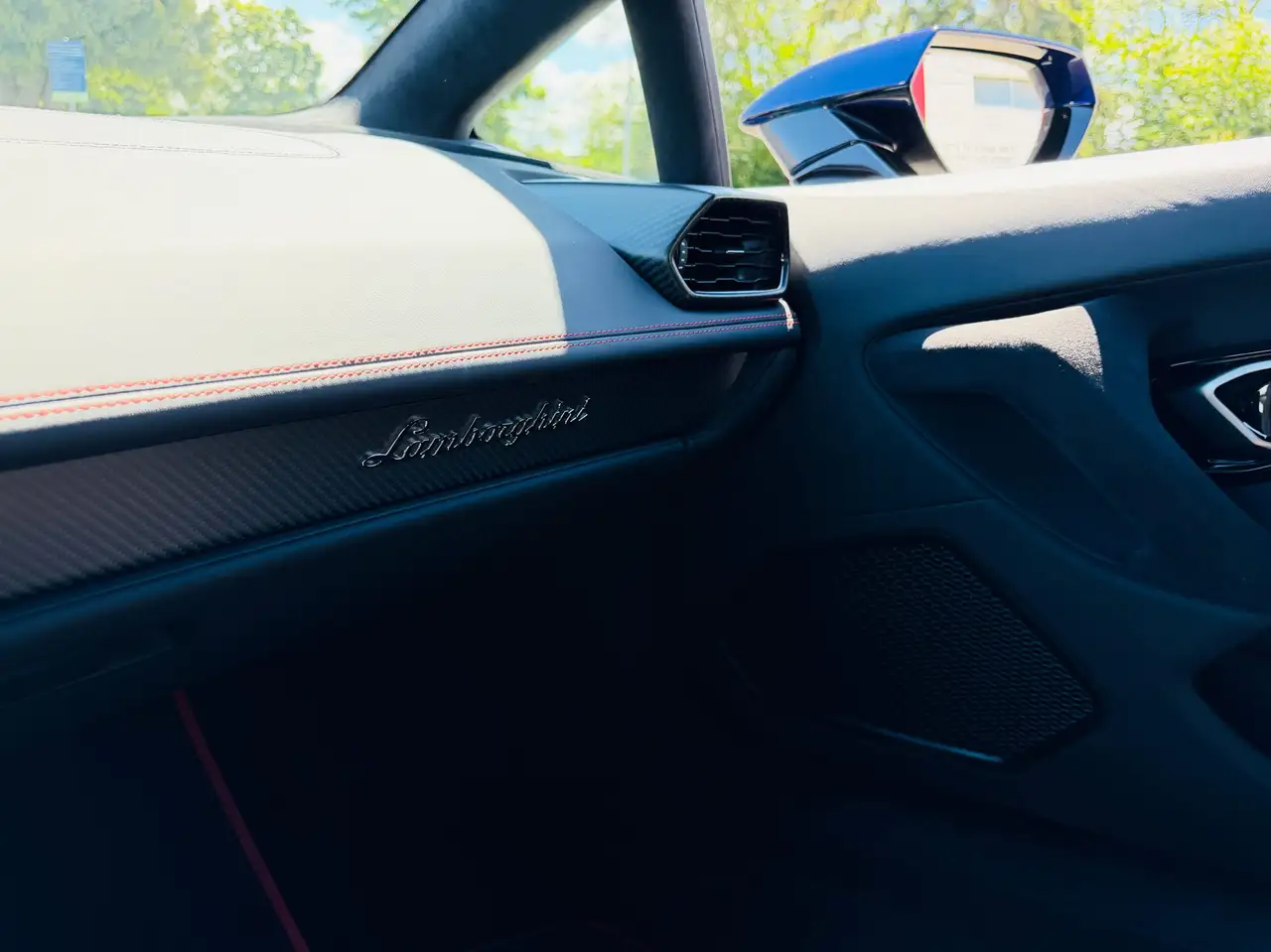 Lamborghini Huracán снимка Lamborghini Huracán