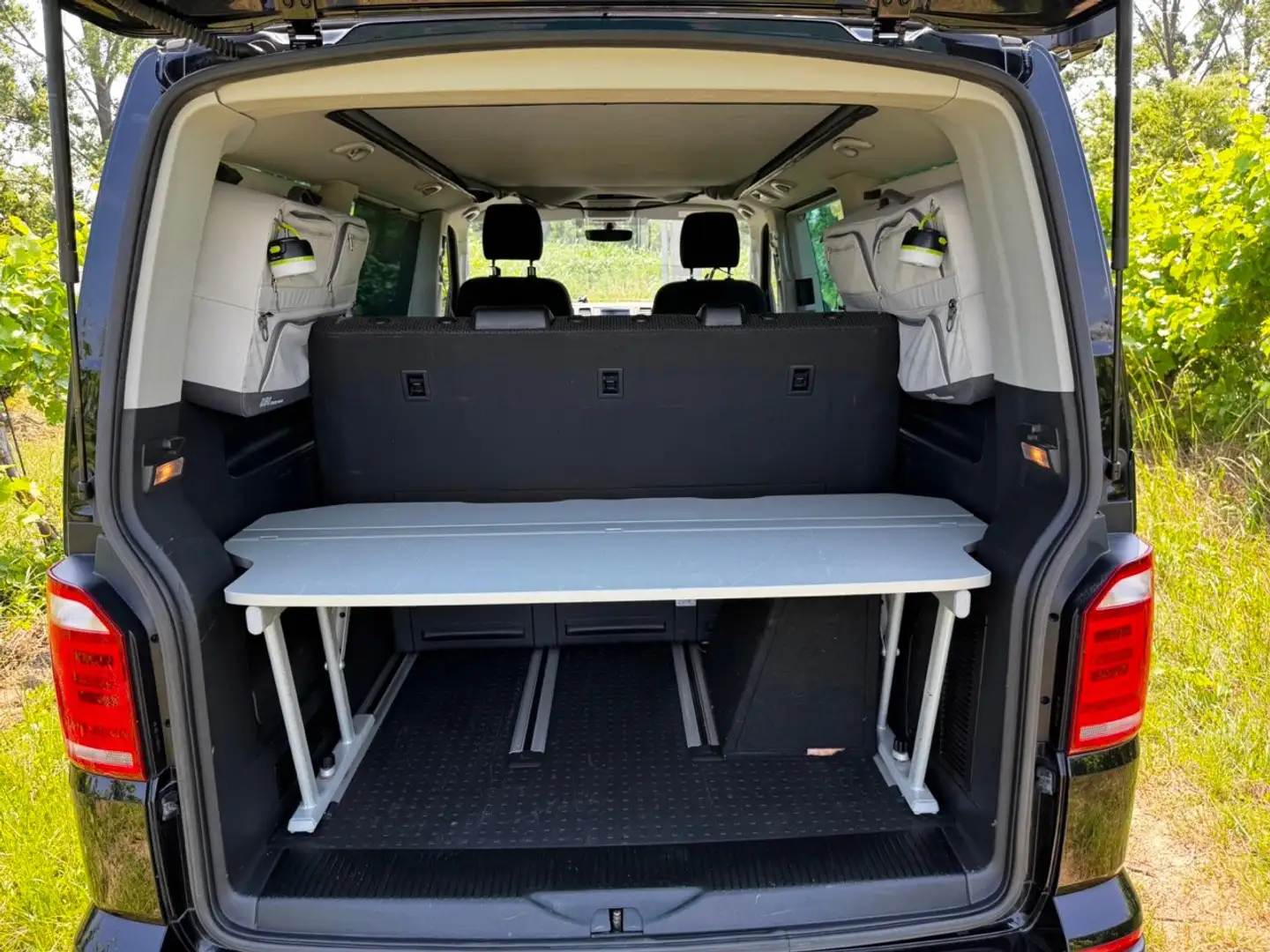 Volkswagen T6 Multivan Multivan Comfortline 2,0 TDI BMT DSG Comfortline Schwarz - 2