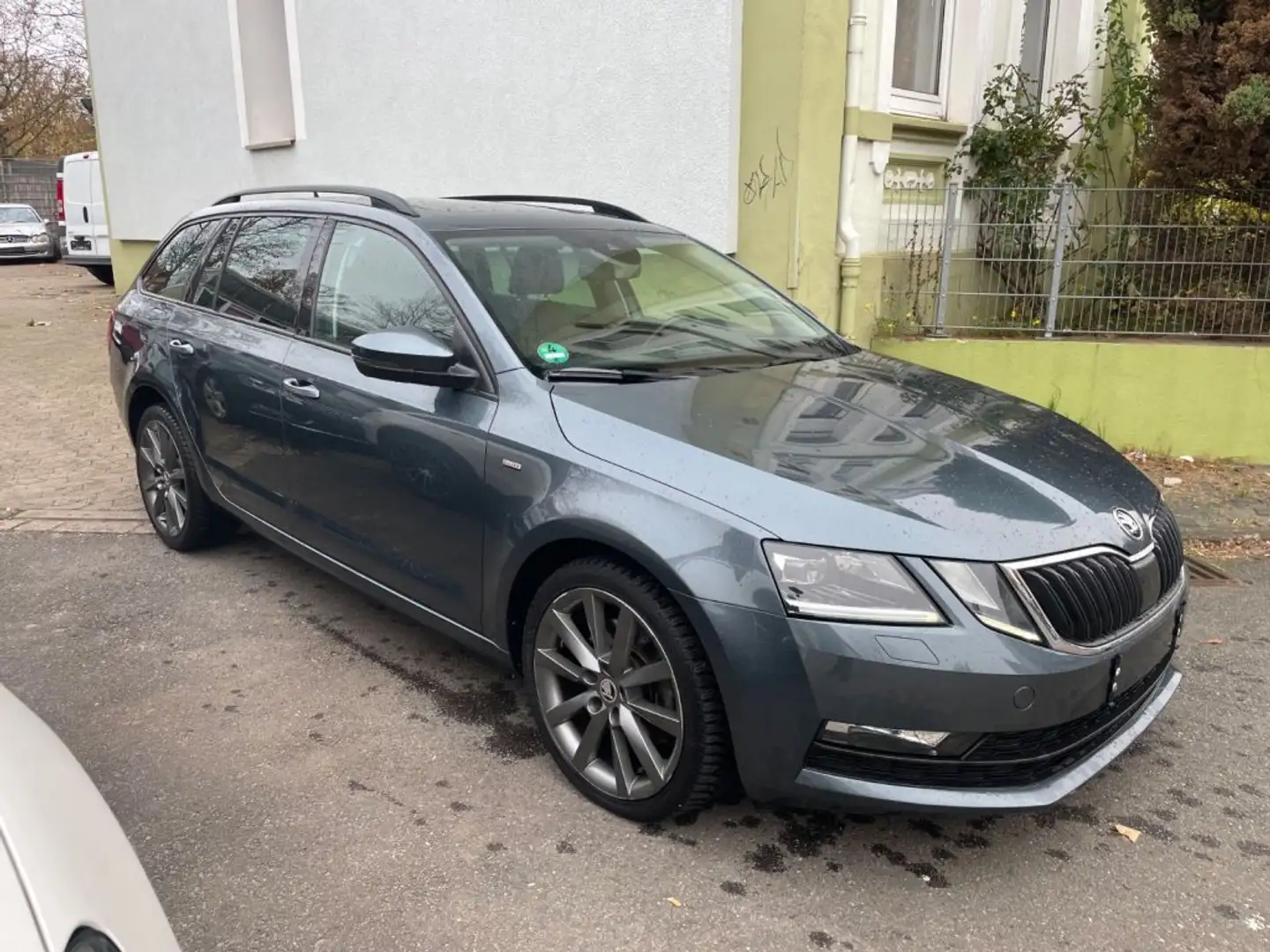 Skoda Octavia Clever Grau - 1