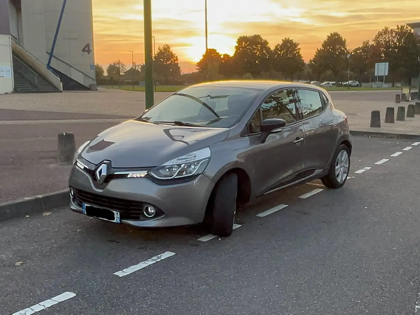 Renault Clio Clio III 1.2 16V 75 Zen - 1