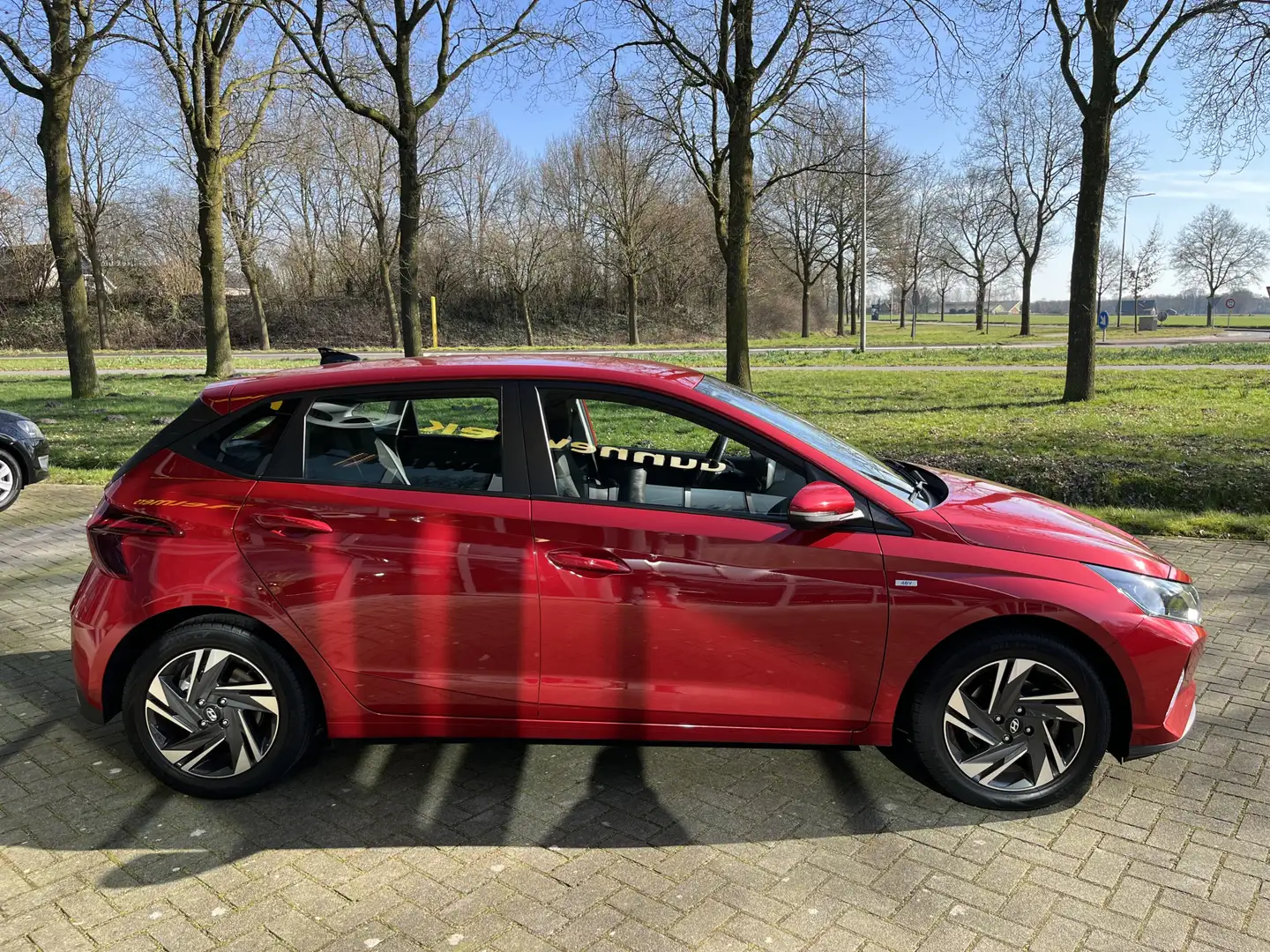 Hyundai i20 1.0 T-GDI Comfort | CARPLAY | CAMERA | PDC Rood - 2