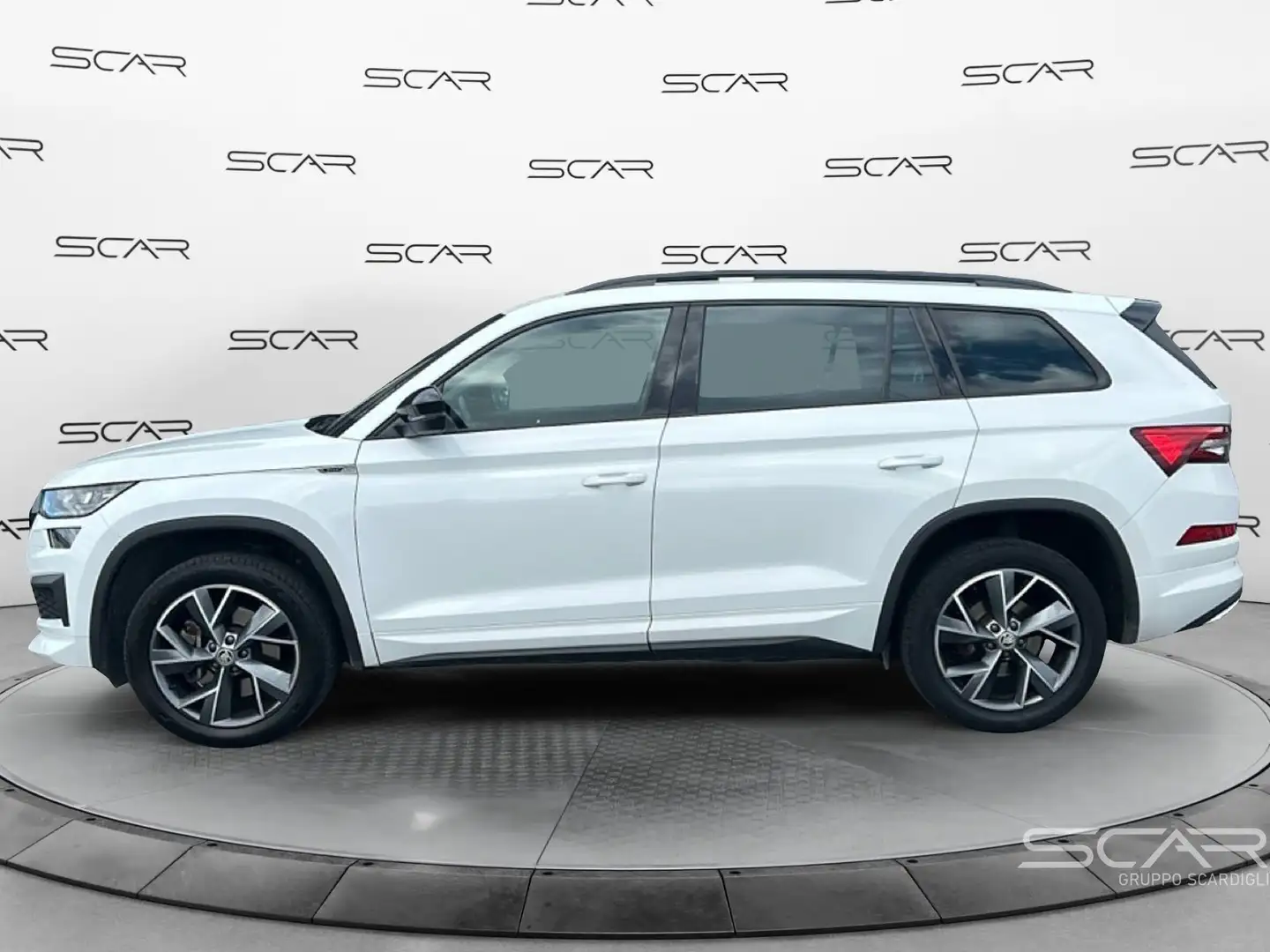 Skoda Kodiaq Kodiaq 2.0 TDI EVO SCR 4x4 DSG 7 posti Sportline Weiß - 2