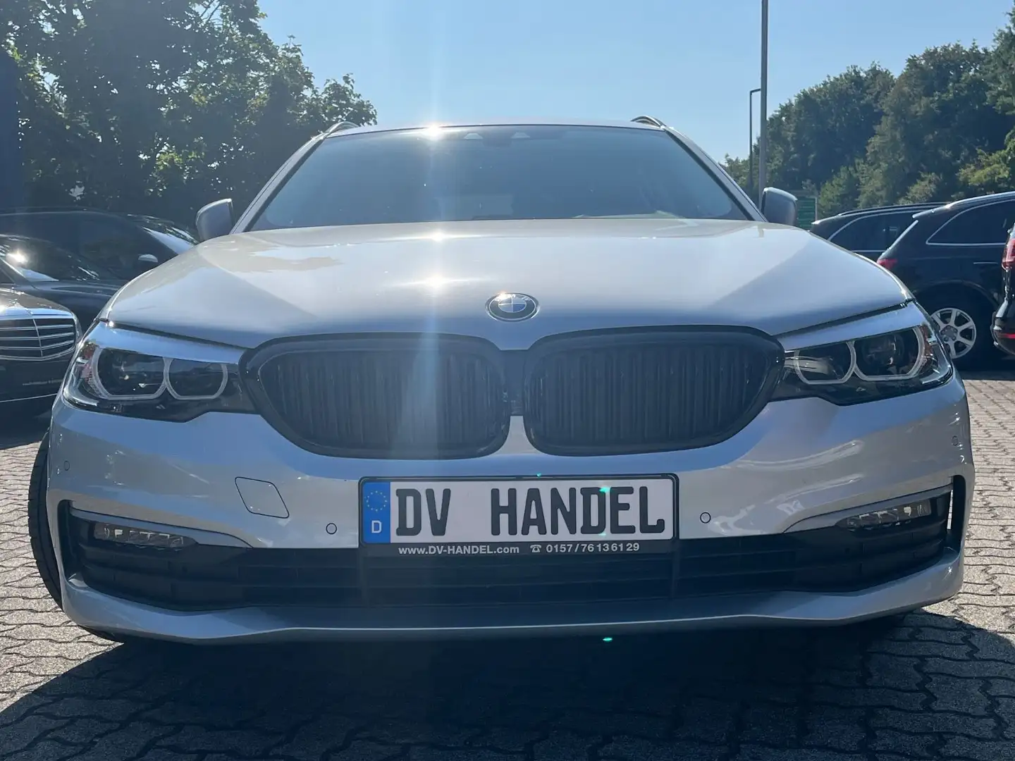 BMW 530 Touring 530 d *Navi/Kamera/Sitzhzg.* Silber - 2