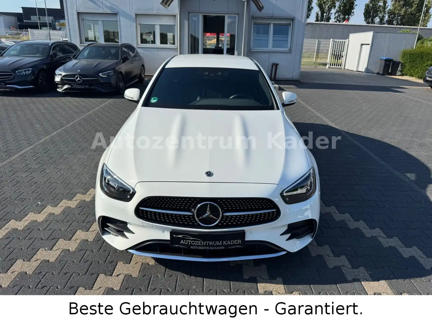 Mercedes-Benz E 220 d 4Matic*AMG Line*WideScr*R-Kam*ILS*JS Gar Weiß - 2