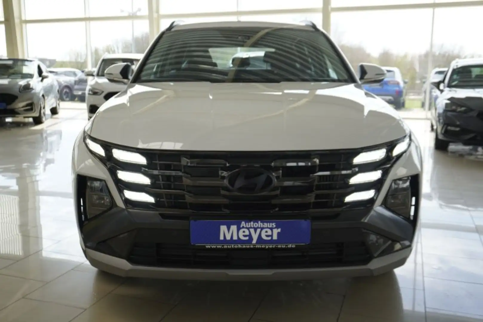 Hyundai TUCSON 1.6 T-GDI HEV 215PS Navi/Kamera/Keyless/Voll-LED Weiß - 2