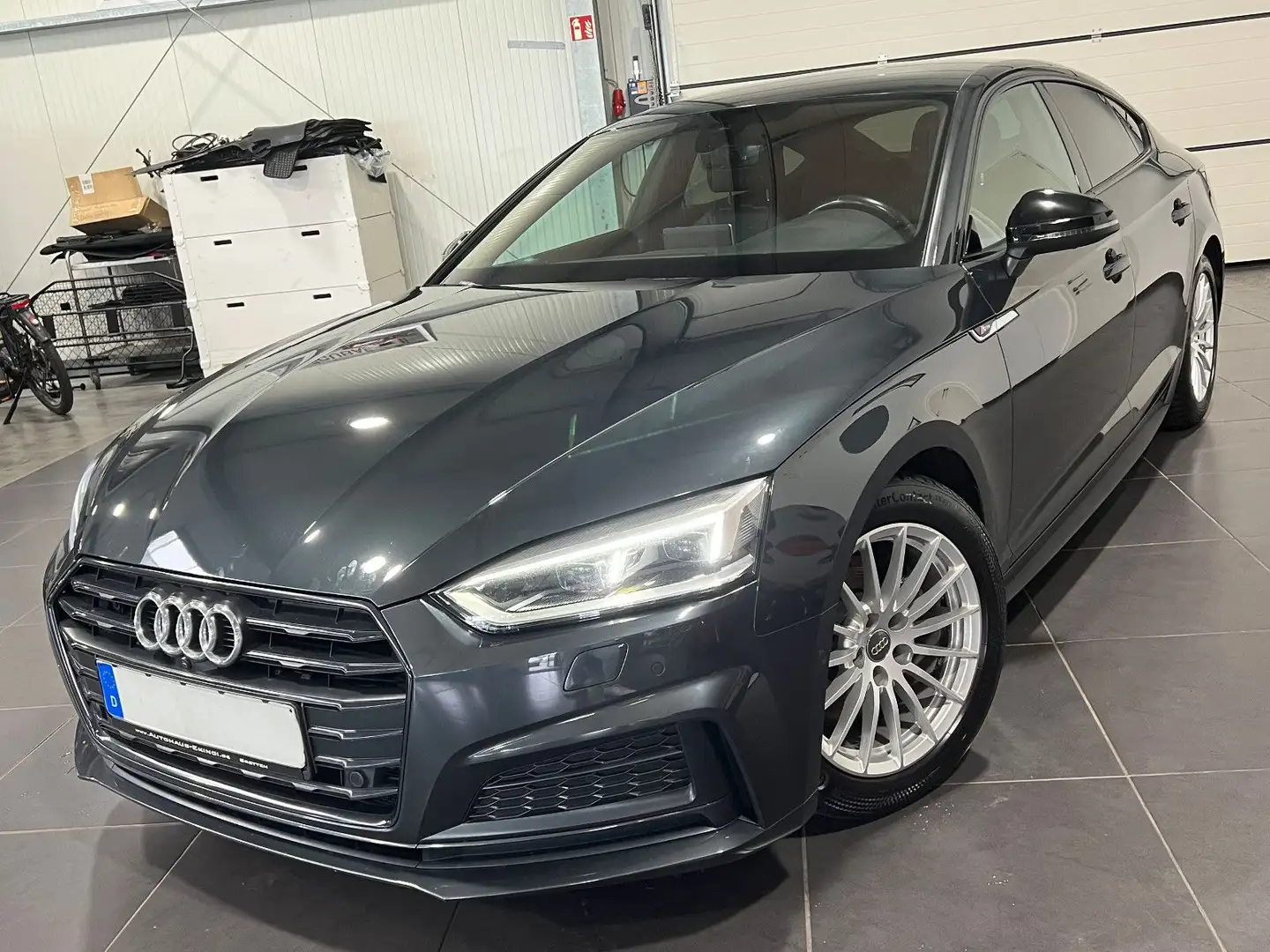 Audi A5 35 TDi Sportback Automatik *Navi*360°*Leder* Grau - 1
