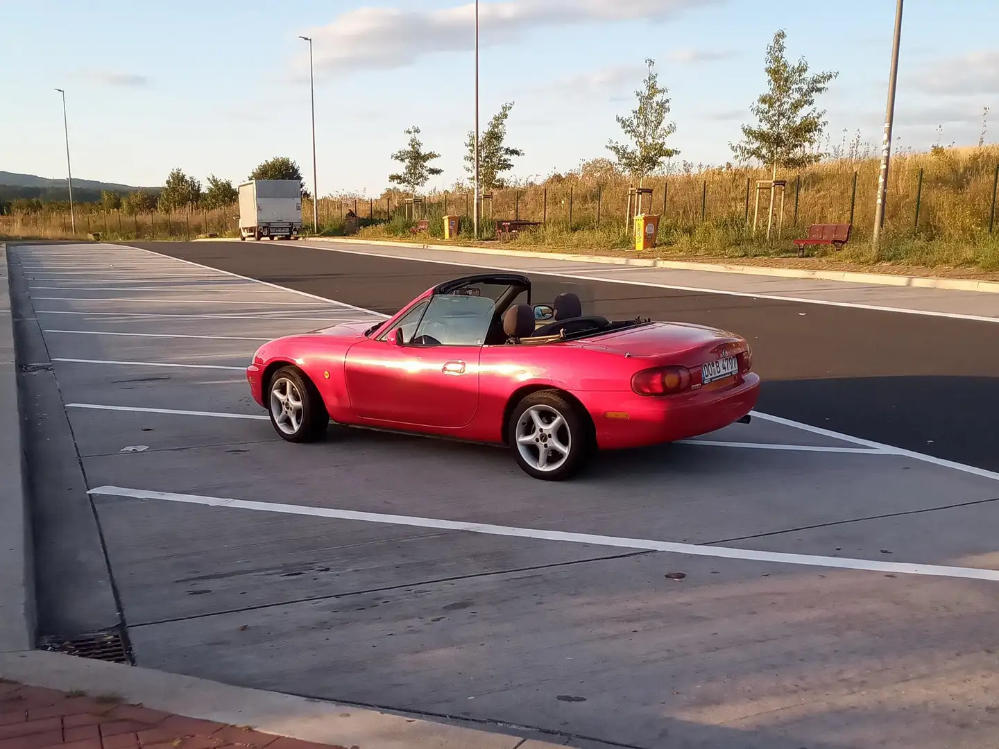 Mazda MX-5 MX-5 1.6i 16V Magic Zum Aufarbeiten Piros - 1