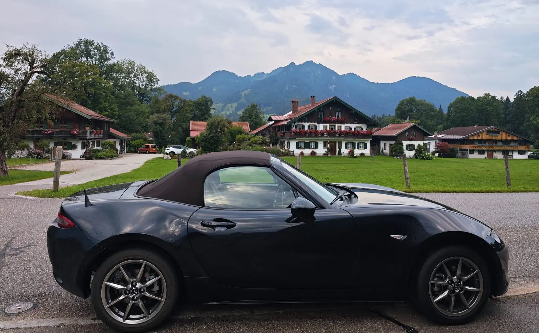Mazda MX-5 Kazari Schwarz - 1