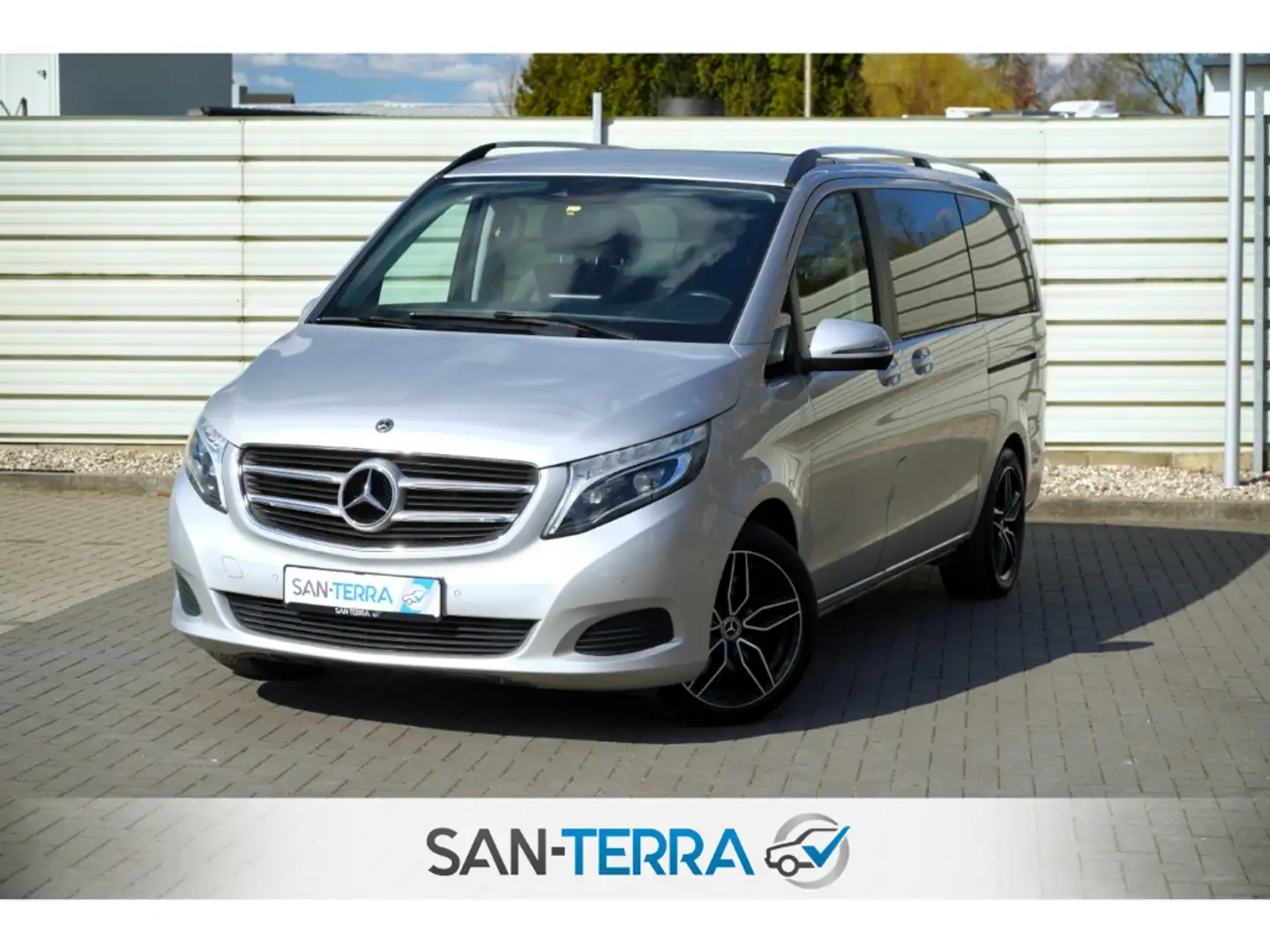 Mercedes-Benz V 220 d EDITION PANO*LED*LEDER*NAVI*TEMPOMAT*MULTI-LENKR Argintiu - 1