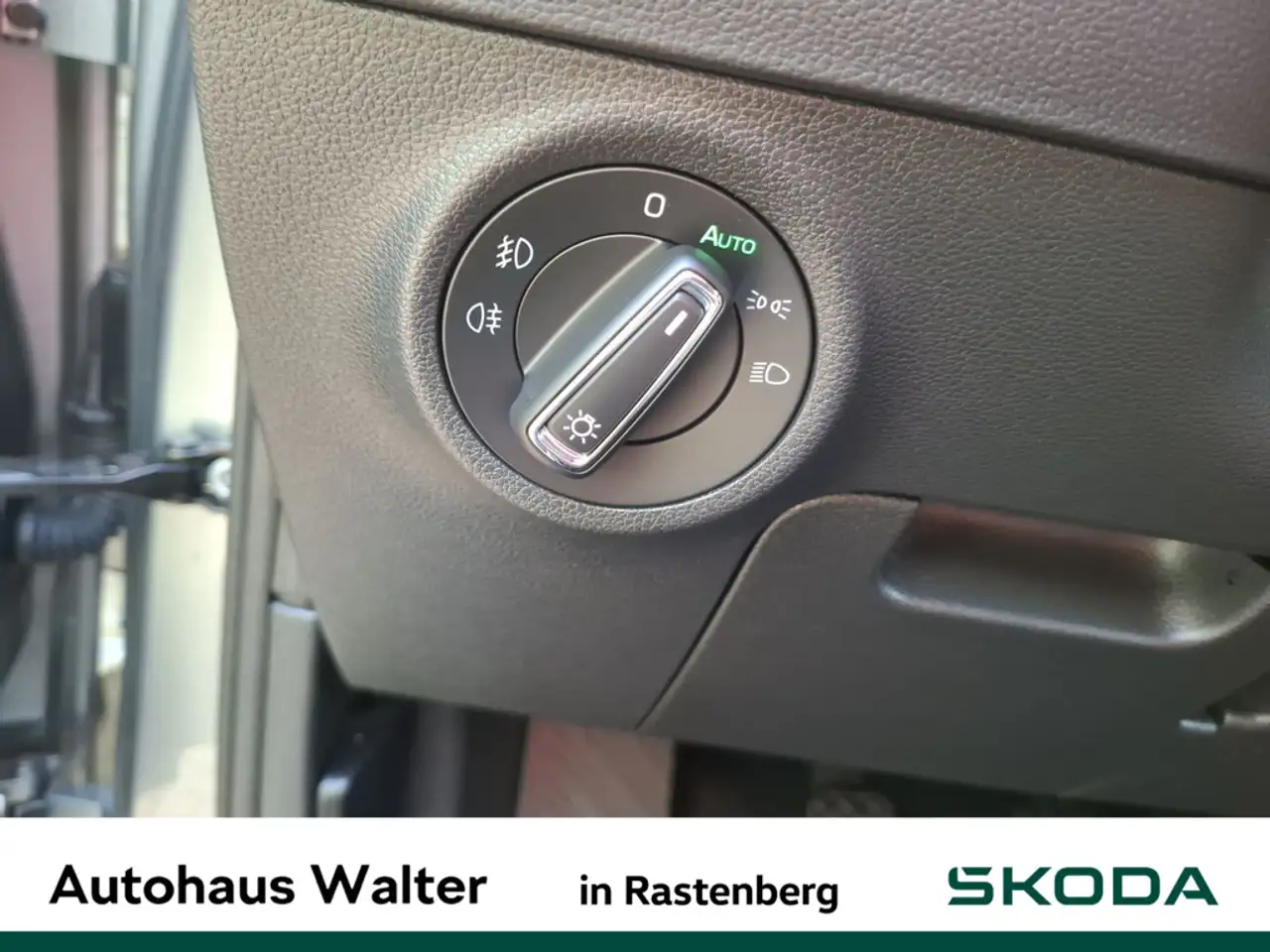 Skoda Karoq 1.5 TSI ACT Style FSE SITZHEIZUNG NAVI, миниатюра 20