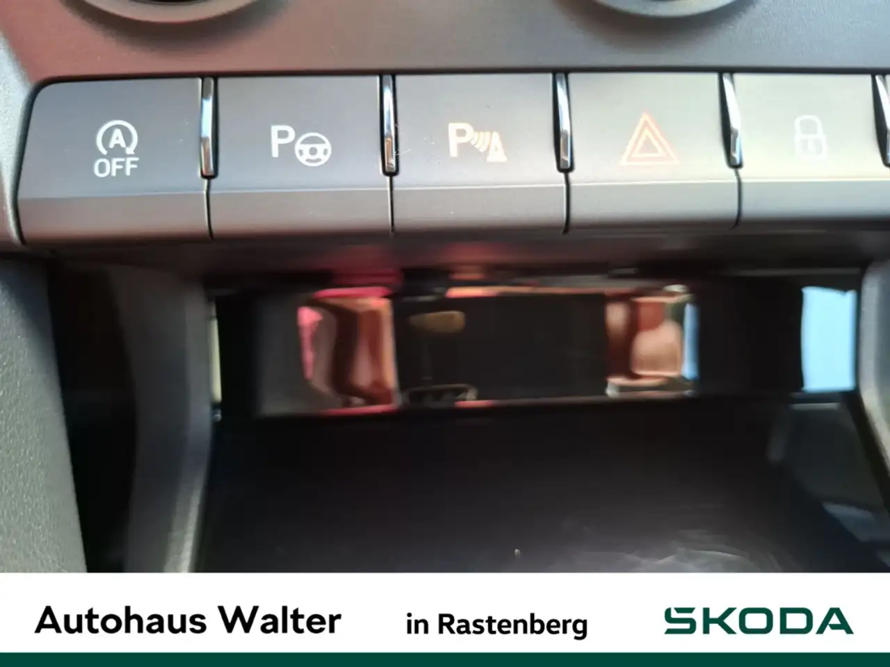 Skoda Karoq 1.5 TSI ACT Style FSE SITZHEIZUNG NAVI, миниатюра 17